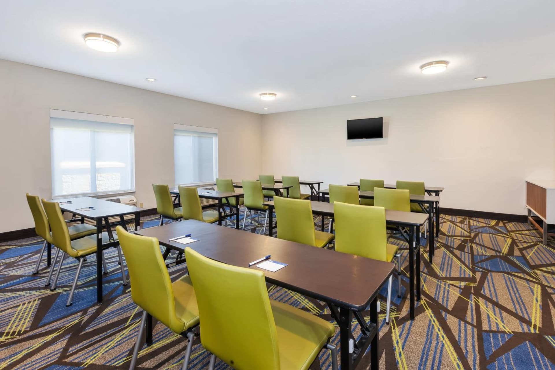 Holiday Inn Express and Suites Three Rivers by IHG gallery photo in Three Rivers, MI — image 25