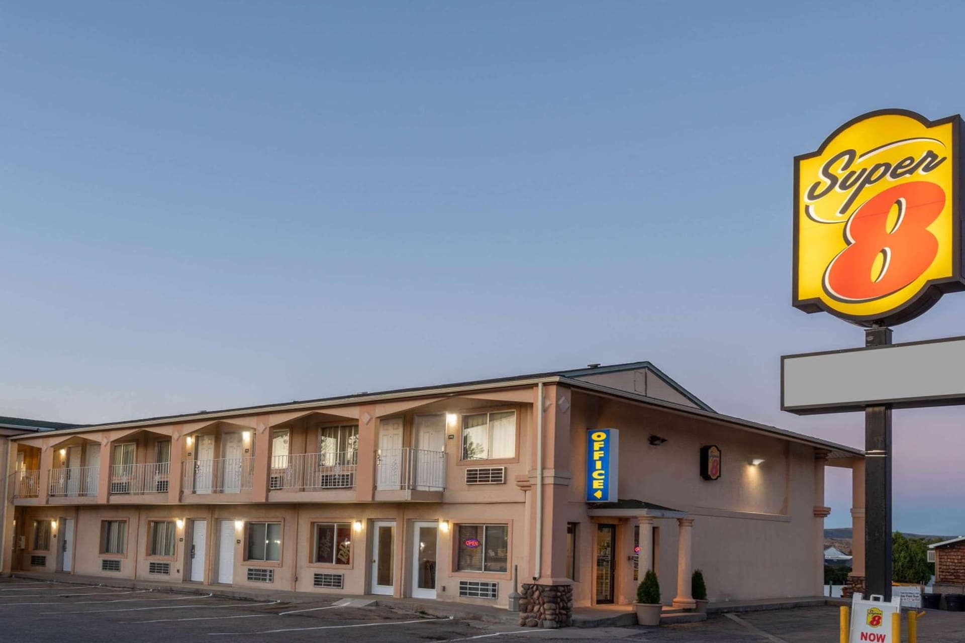 Super 8 by Wyndham Evanston interior in Evanston, WY — gallery photo 2