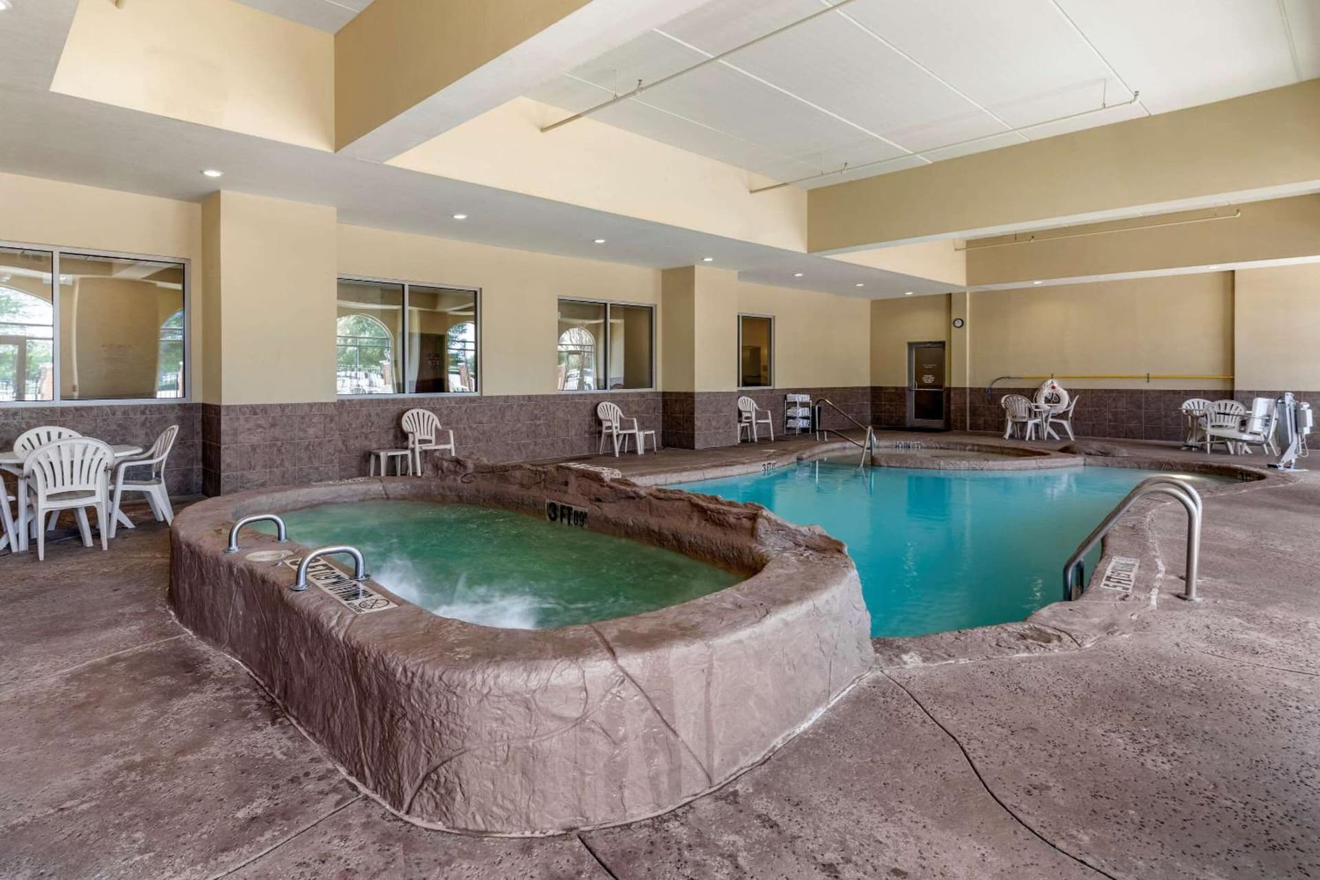 Comfort Suites Frisco interior in Frisco, TX — gallery photo 2