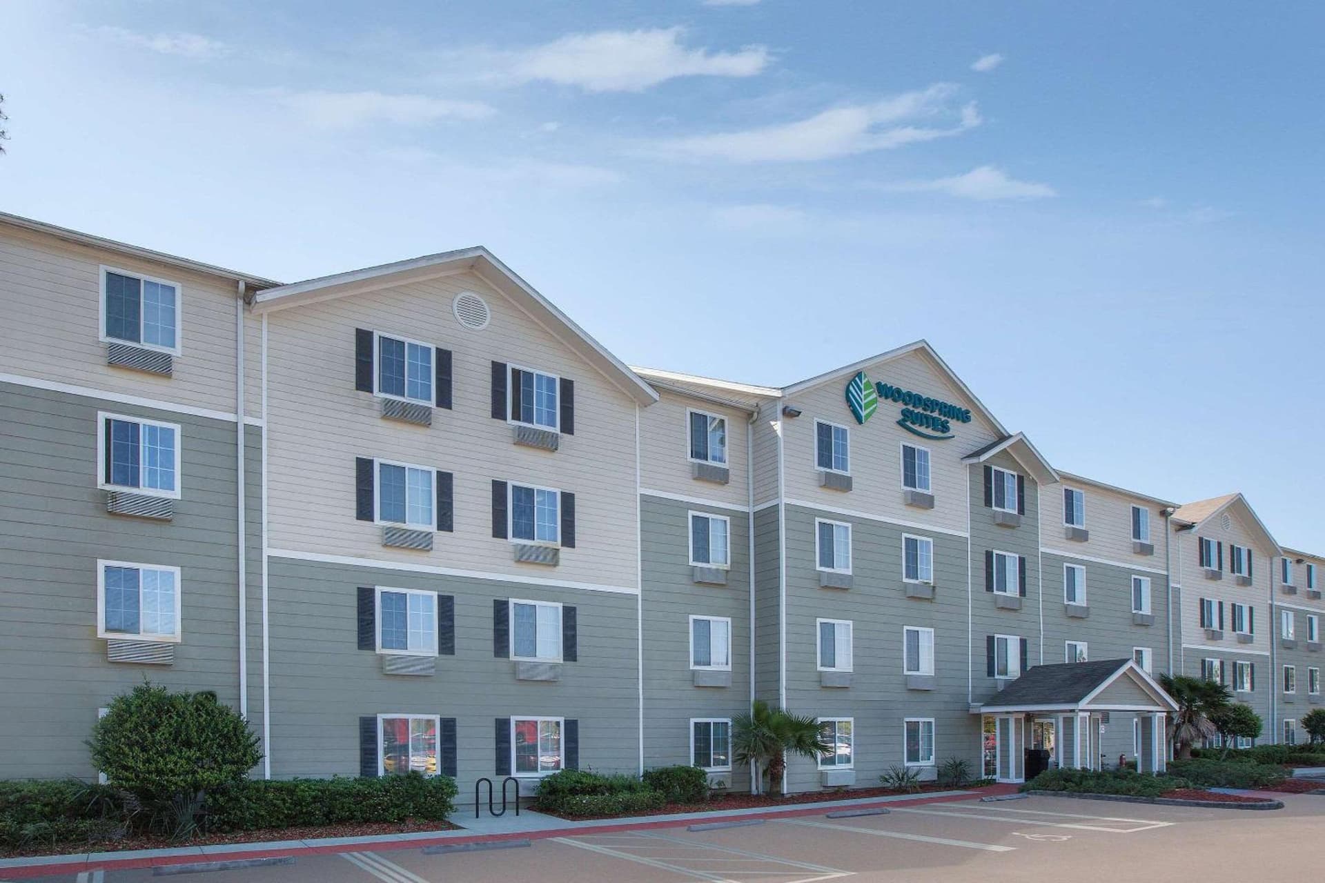 WoodSpring Suites Jacksonville Beach Blvd interior in Jacksonville, FL — gallery photo 2