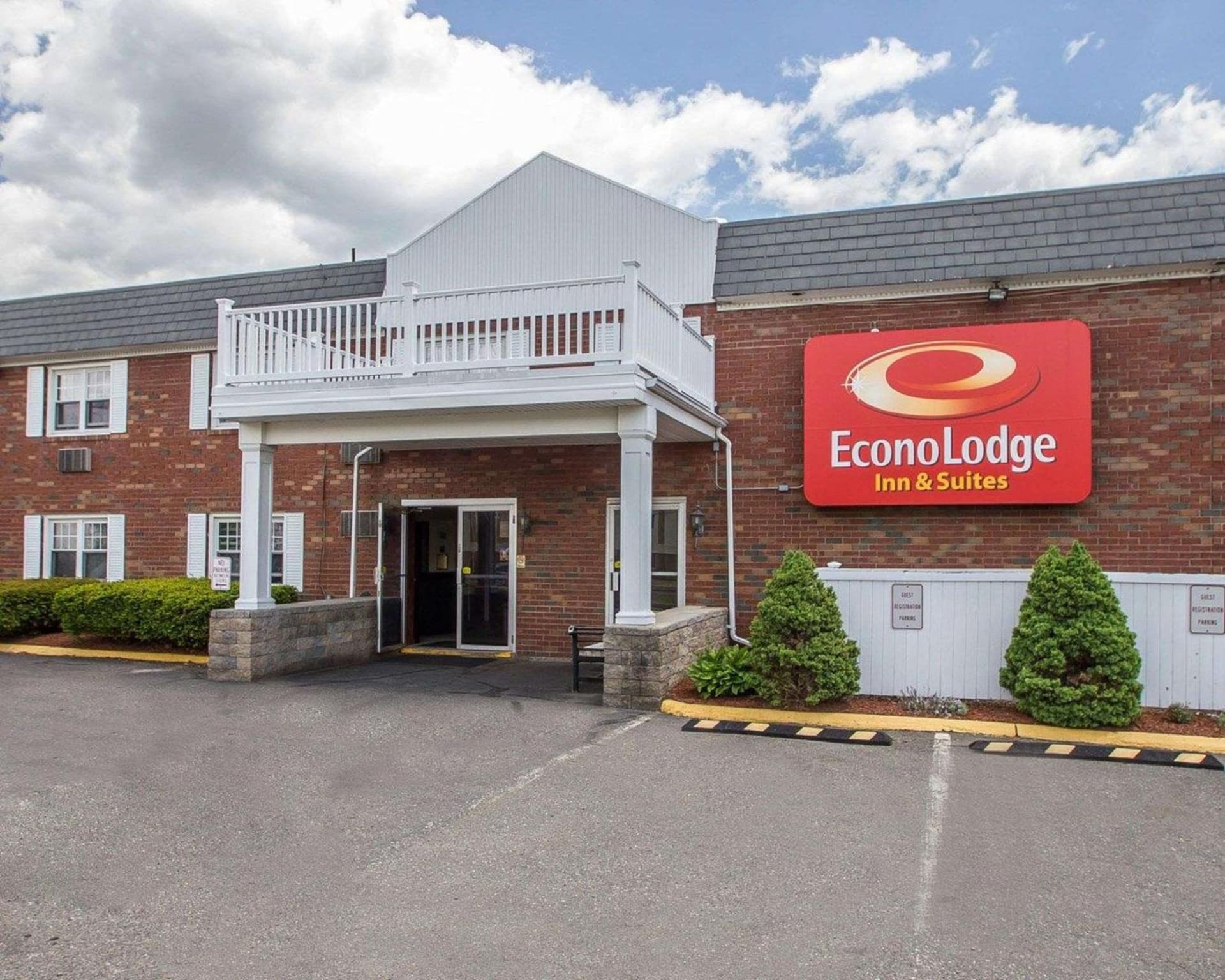 Econo Lodge Inn & Suites Windsor Locks Bradley Airport featured exterior or lobby in Windsor Locks — similar hotel