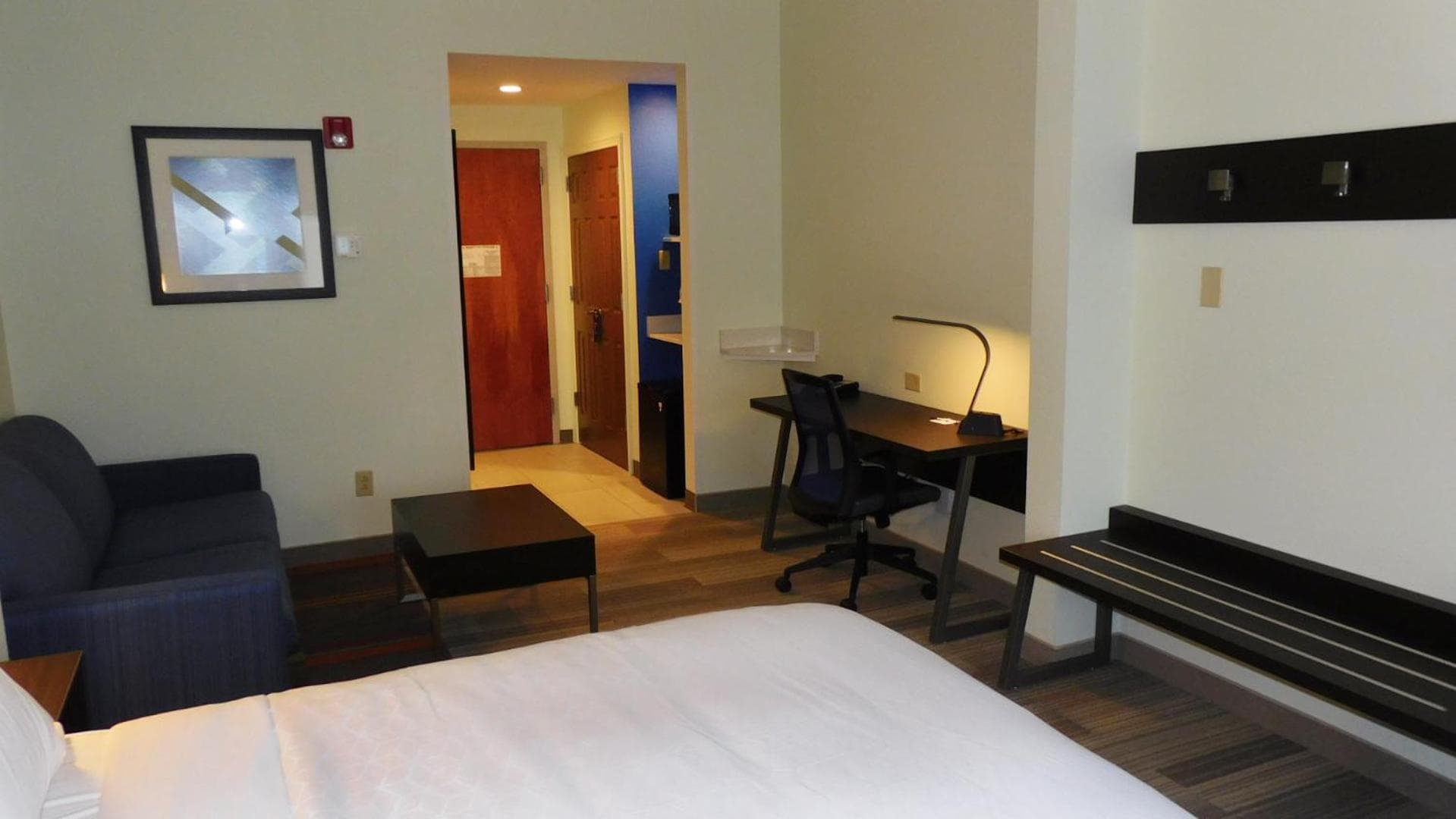 Holiday Inn Express - Coventry S - West Warwick Area by IHG interior in Coventry — gallery photo 2