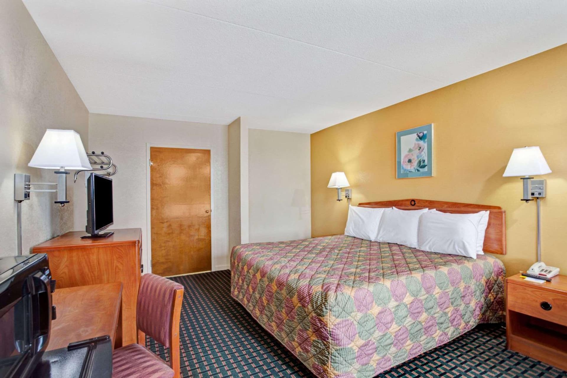Days Inn by Wyndham Clarksville TN gallery photo in Clarksville, TN — image 7