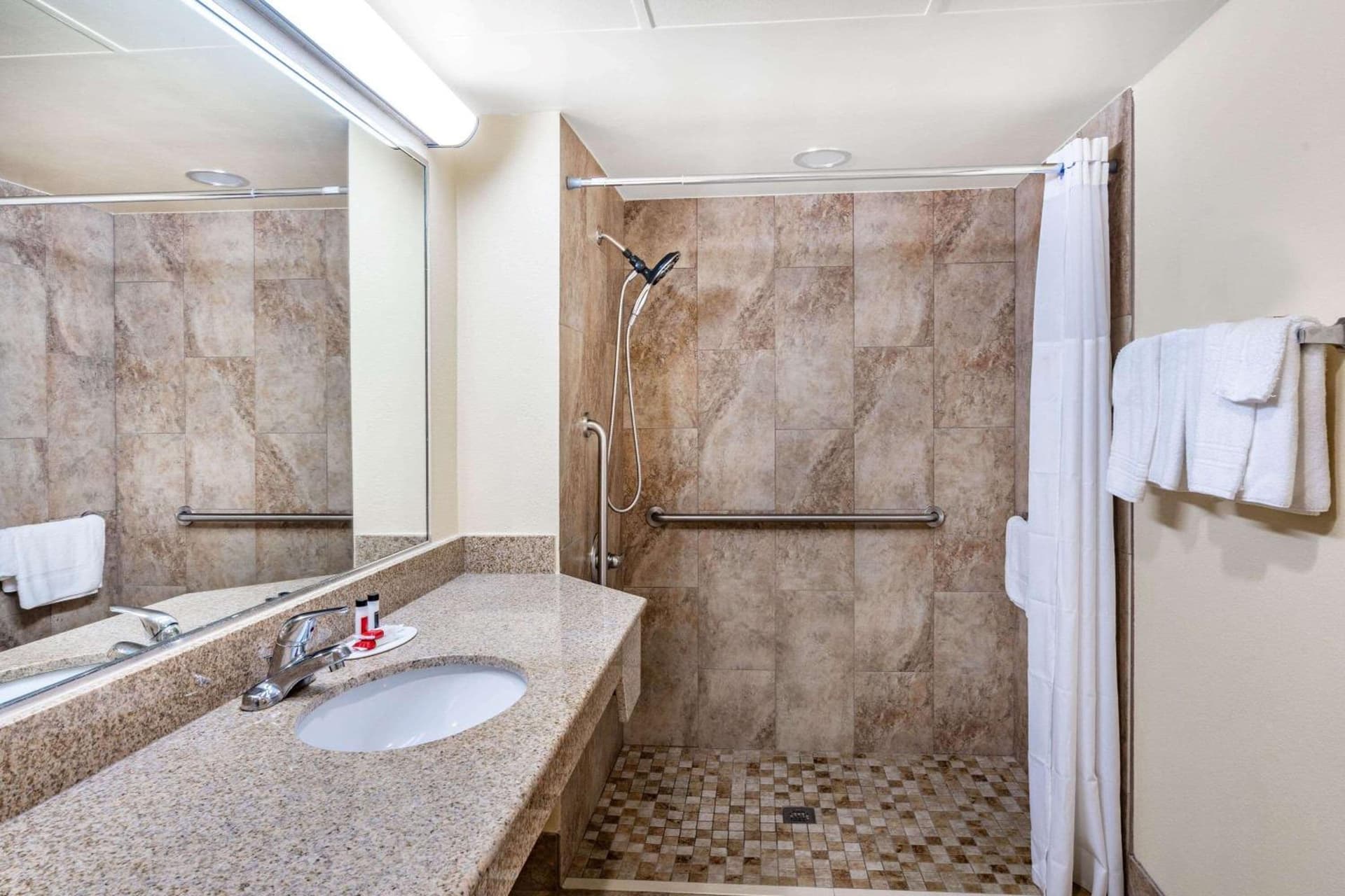 Days Inn by Wyndham Clarksville TN gallery photo in Clarksville, TN — image 29