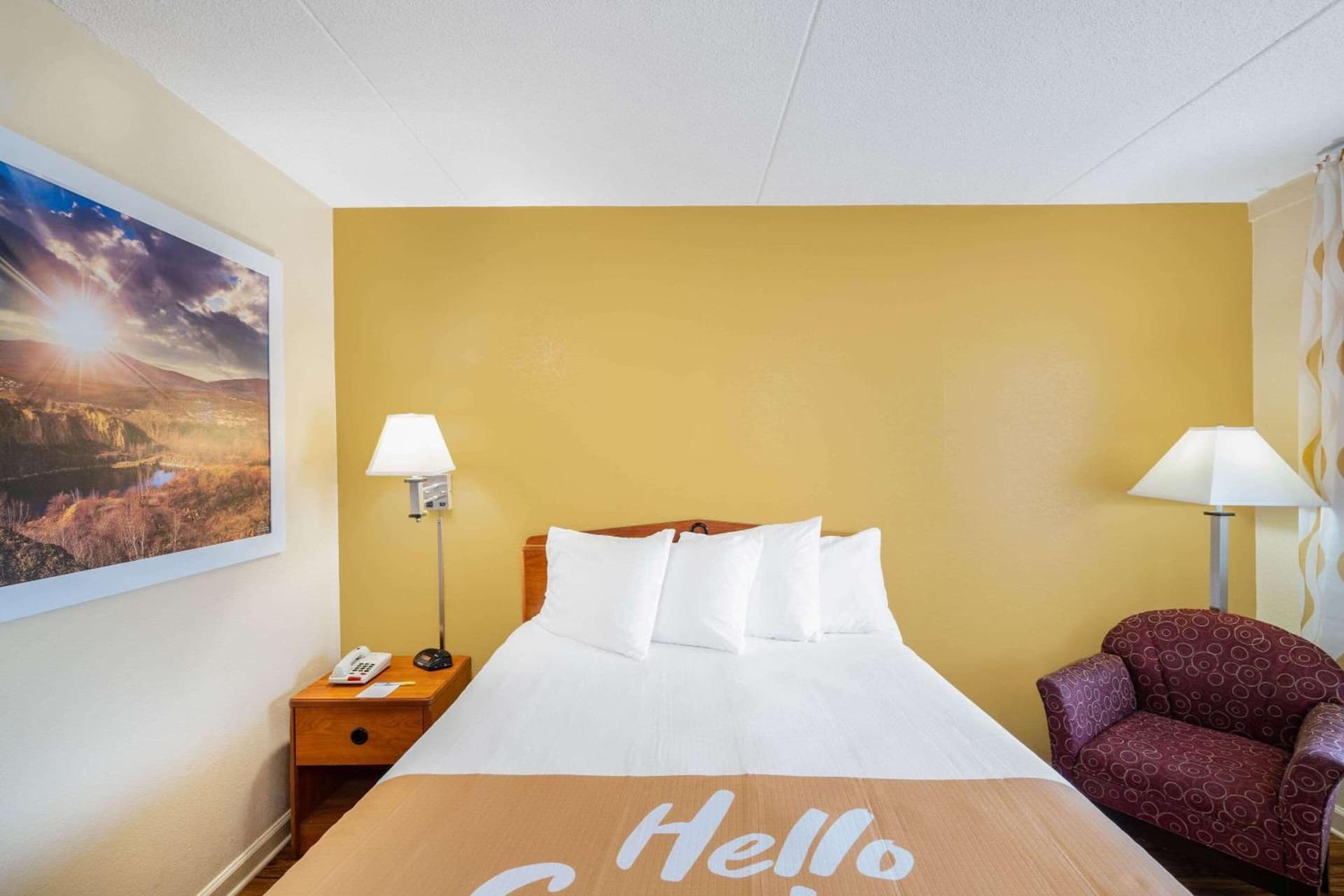 Days Inn by Wyndham Clarksville TN interior in Clarksville, TN — gallery photo 2