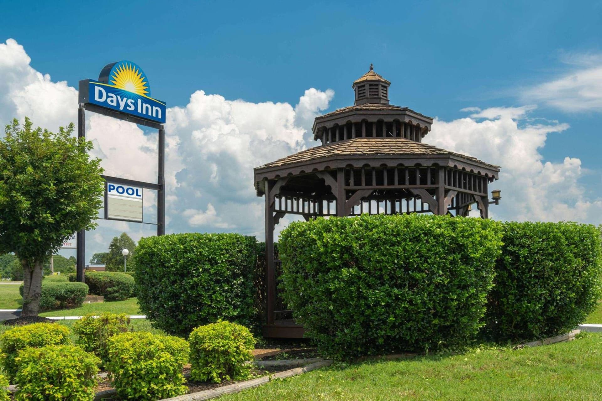 Days Inn by Wyndham Clarksville TN gallery photo in Clarksville, TN — image 38
