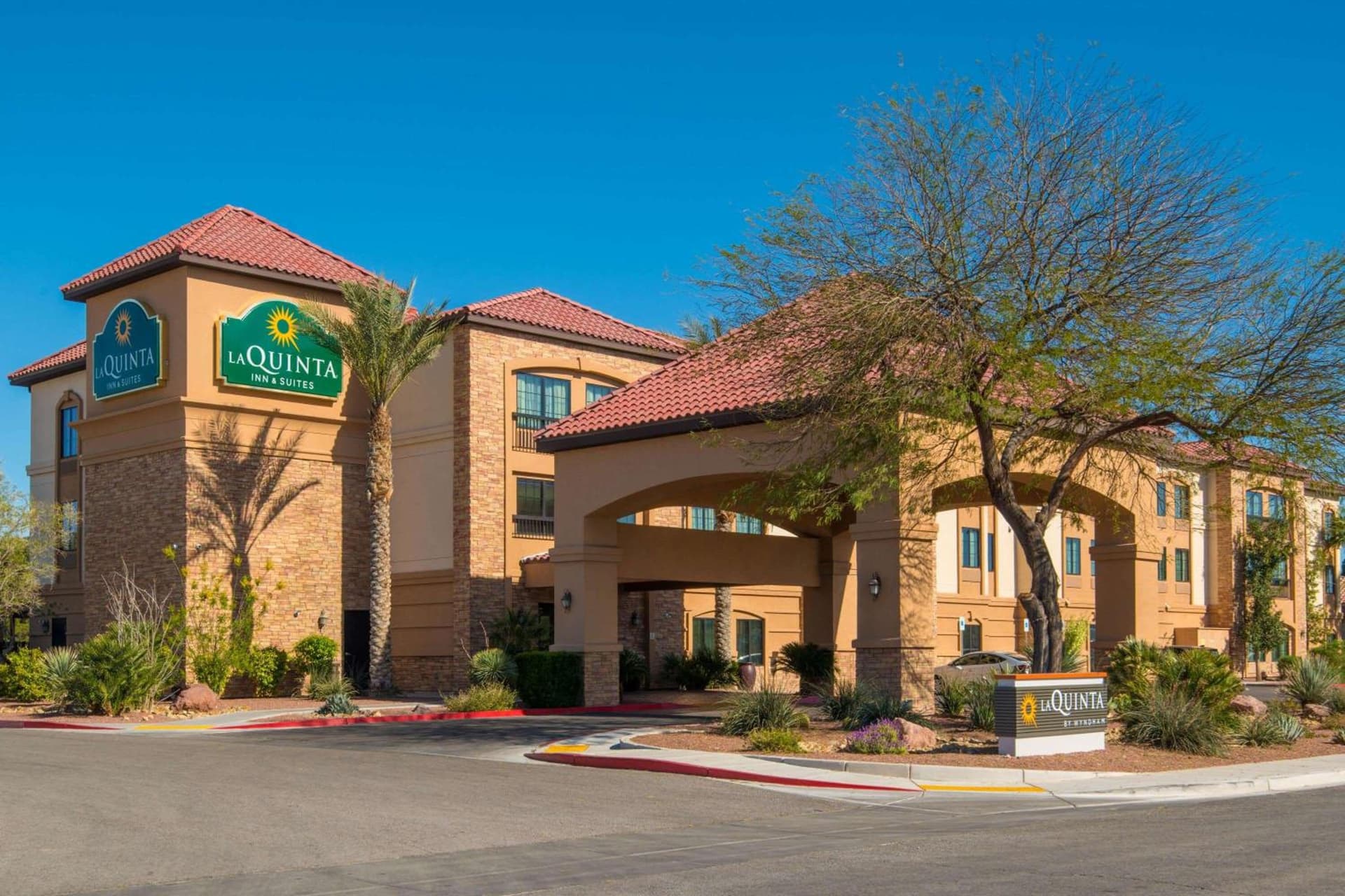 La Quinta by Wyndham Las Vegas Airport South interior in Las Vegas, NV — gallery photo 2