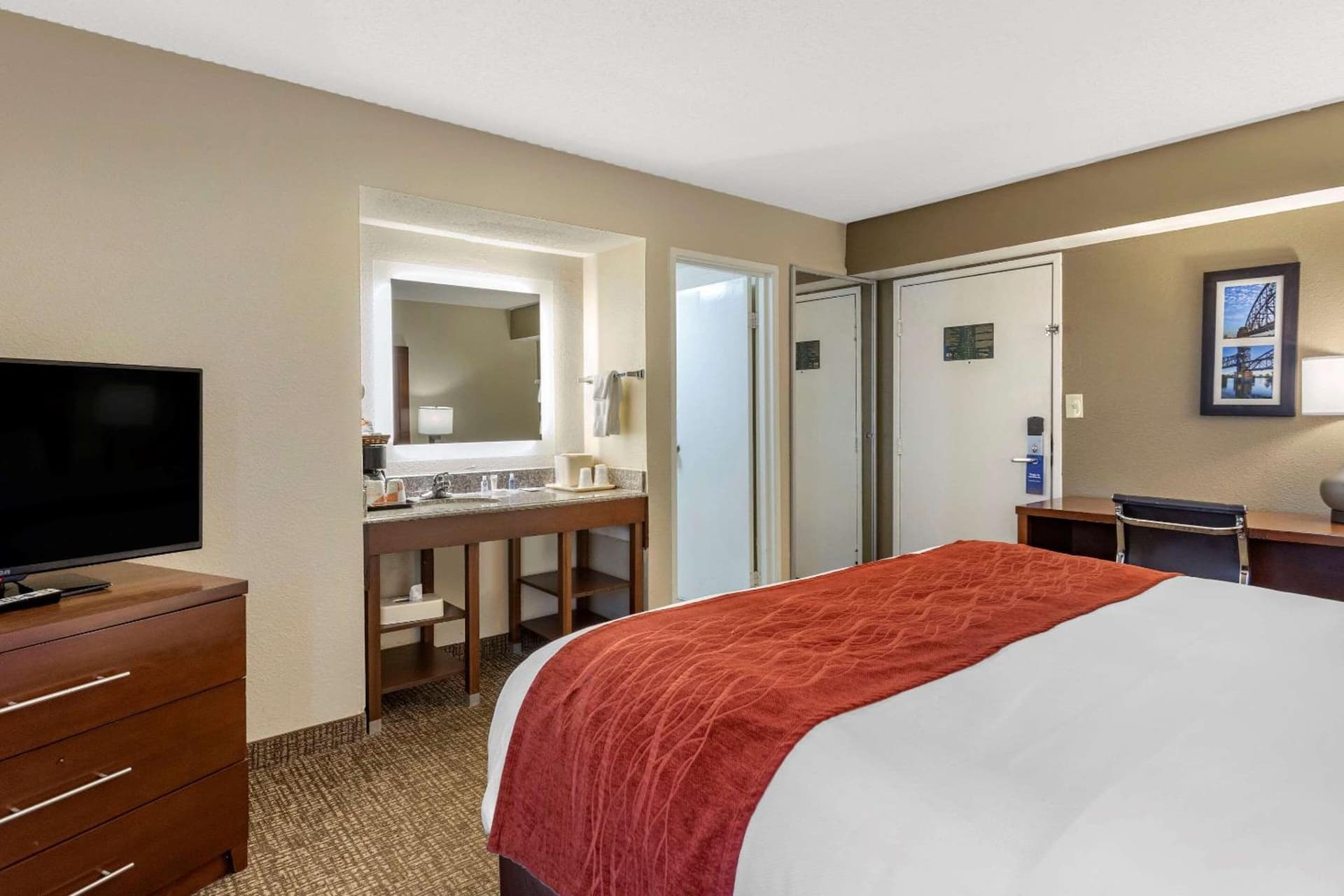Comfort Inn & Suites Little Rock Airport interior in Little Rock, AR — gallery photo 2