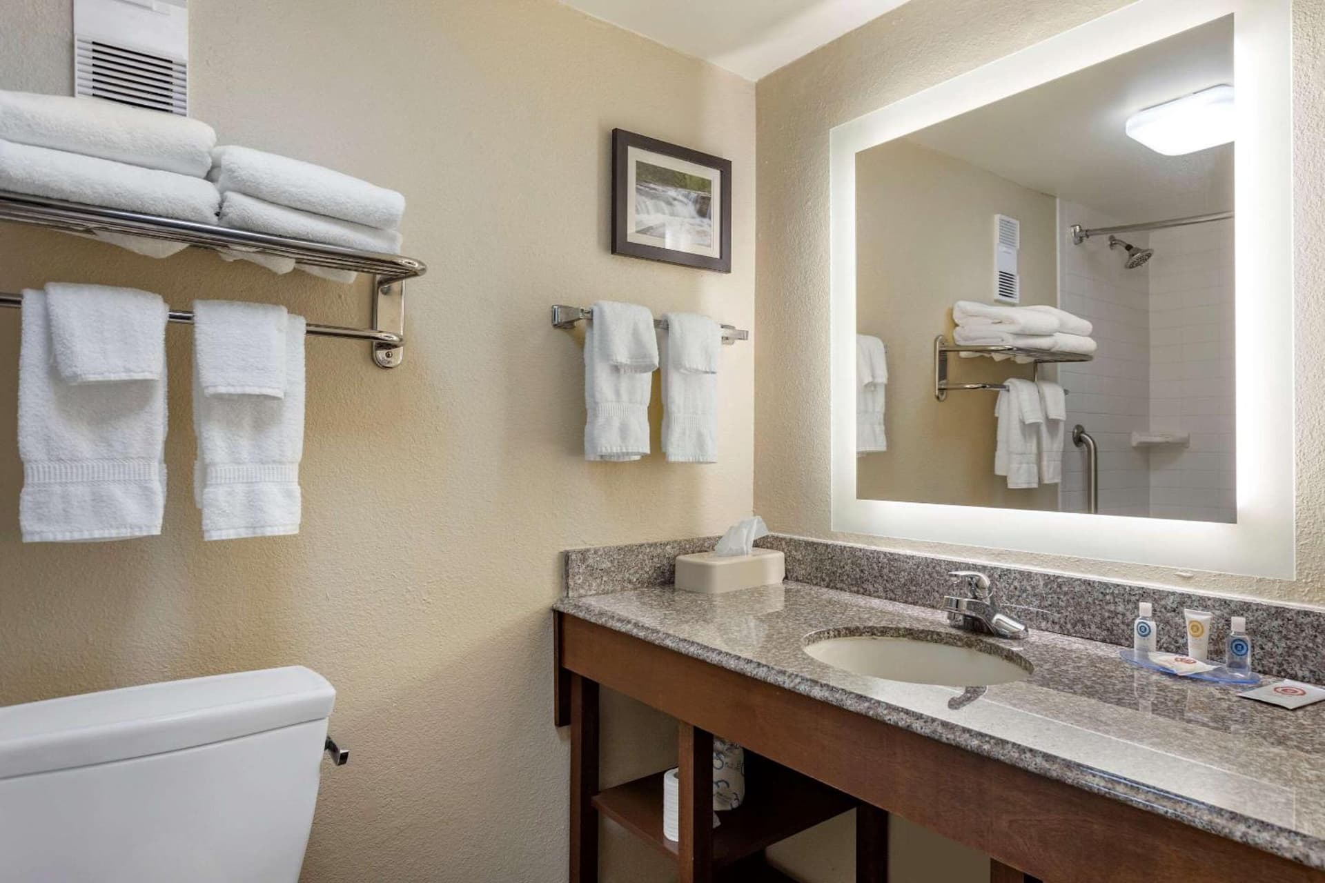 Comfort Inn & Suites Little Rock Airport gallery photo in Little Rock, AR — image 26