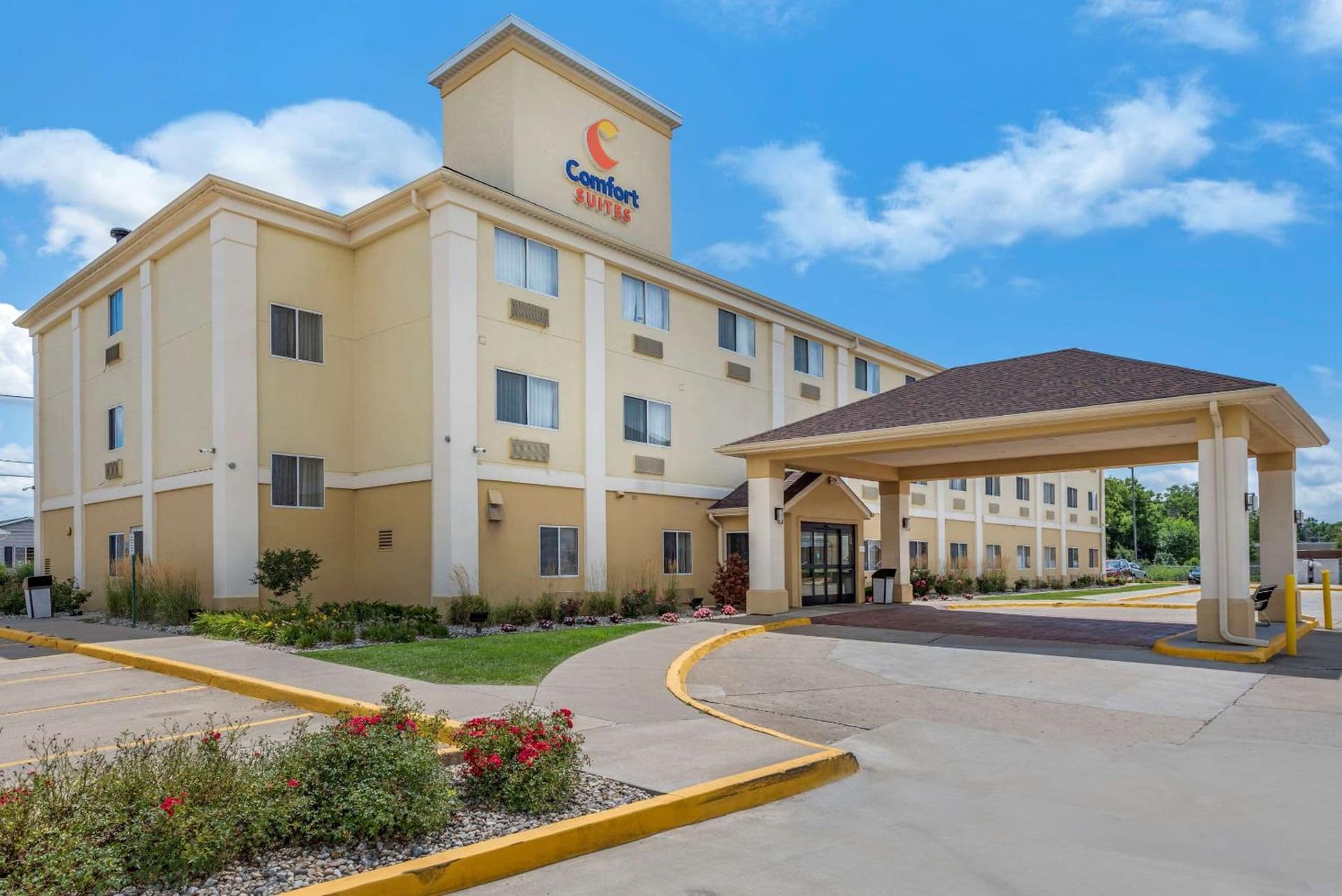 Comfort Suites Terre Haute University Area featured exterior or lobby in Terre Haute, IN — similar hotel