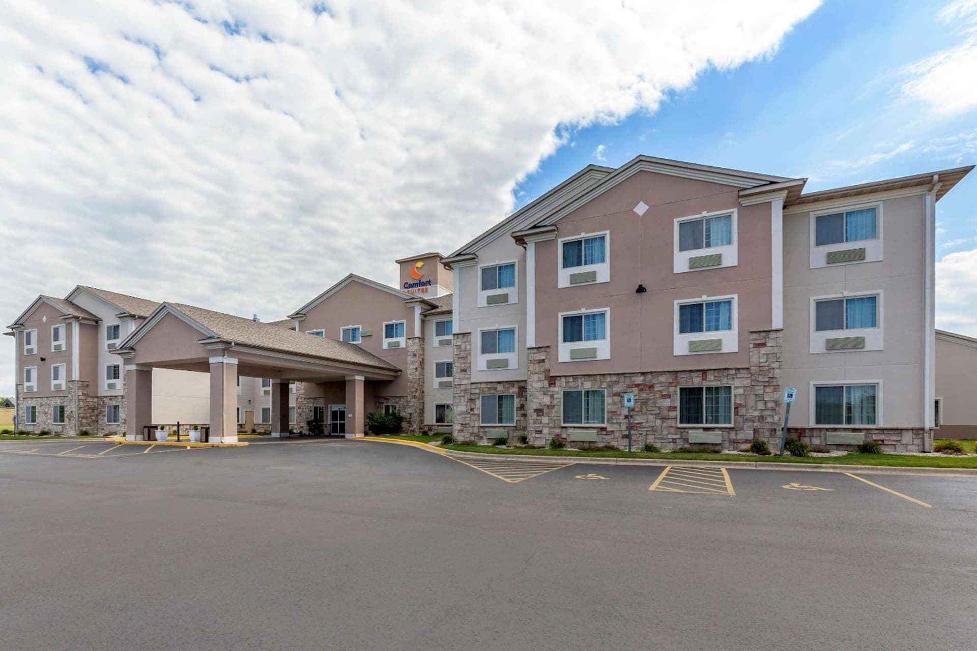 Comfort Suites Delavan - Lake Geneva Area featured exterior or lobby in Delavan, WI — similar hotel