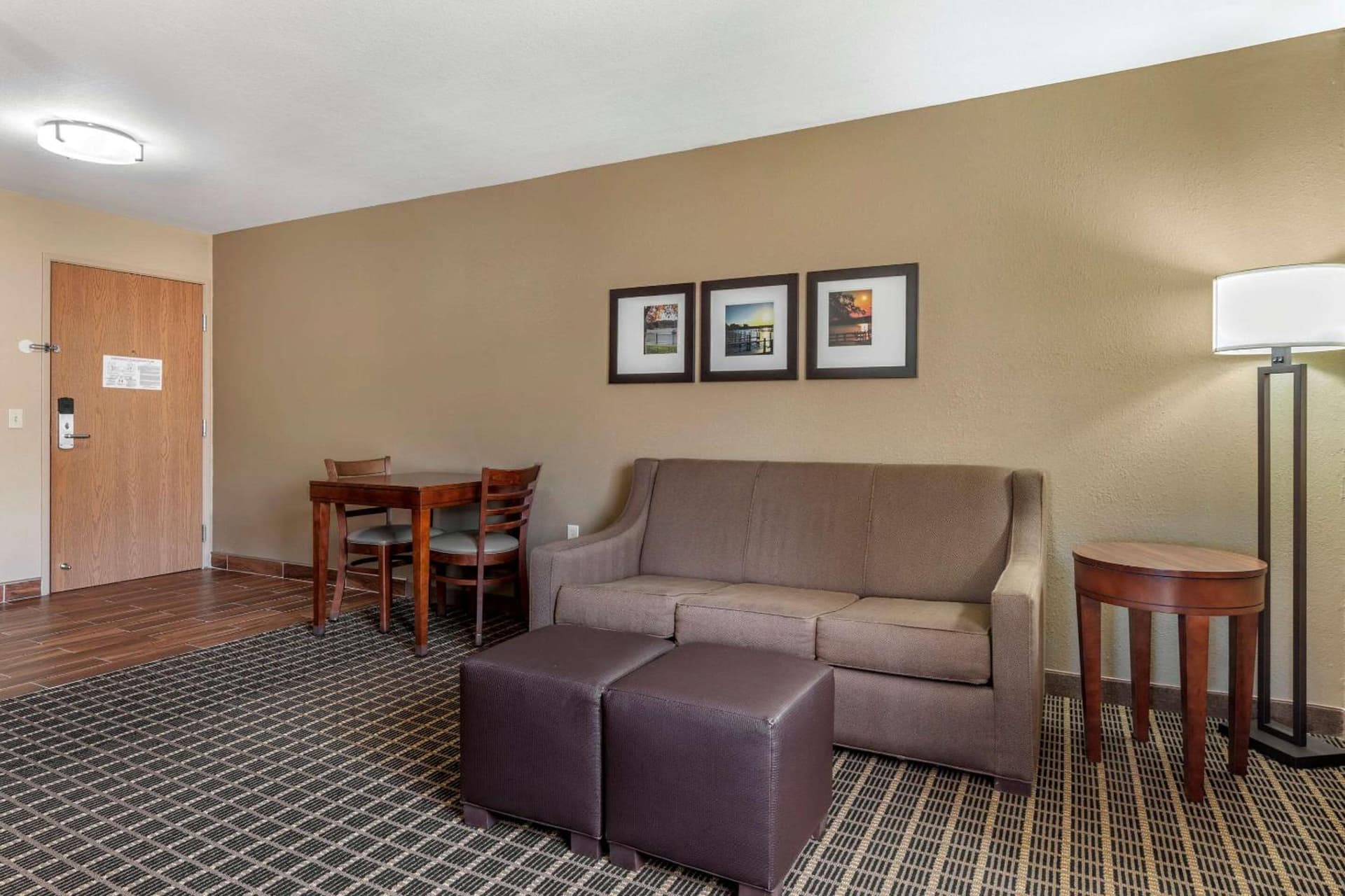 Comfort Suites Delavan - Lake Geneva Area gallery photo in Delavan, WI — image 21