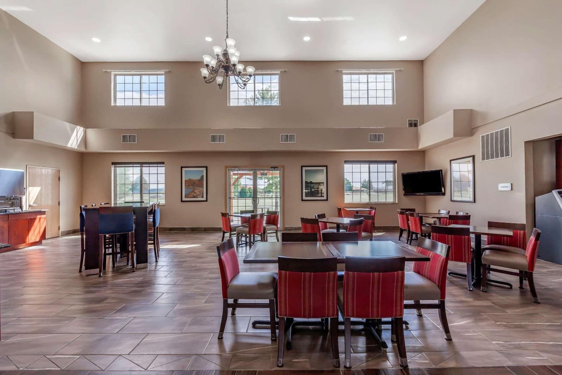 Comfort Suites Delavan - Lake Geneva Area gallery photo in Delavan, WI — image 30