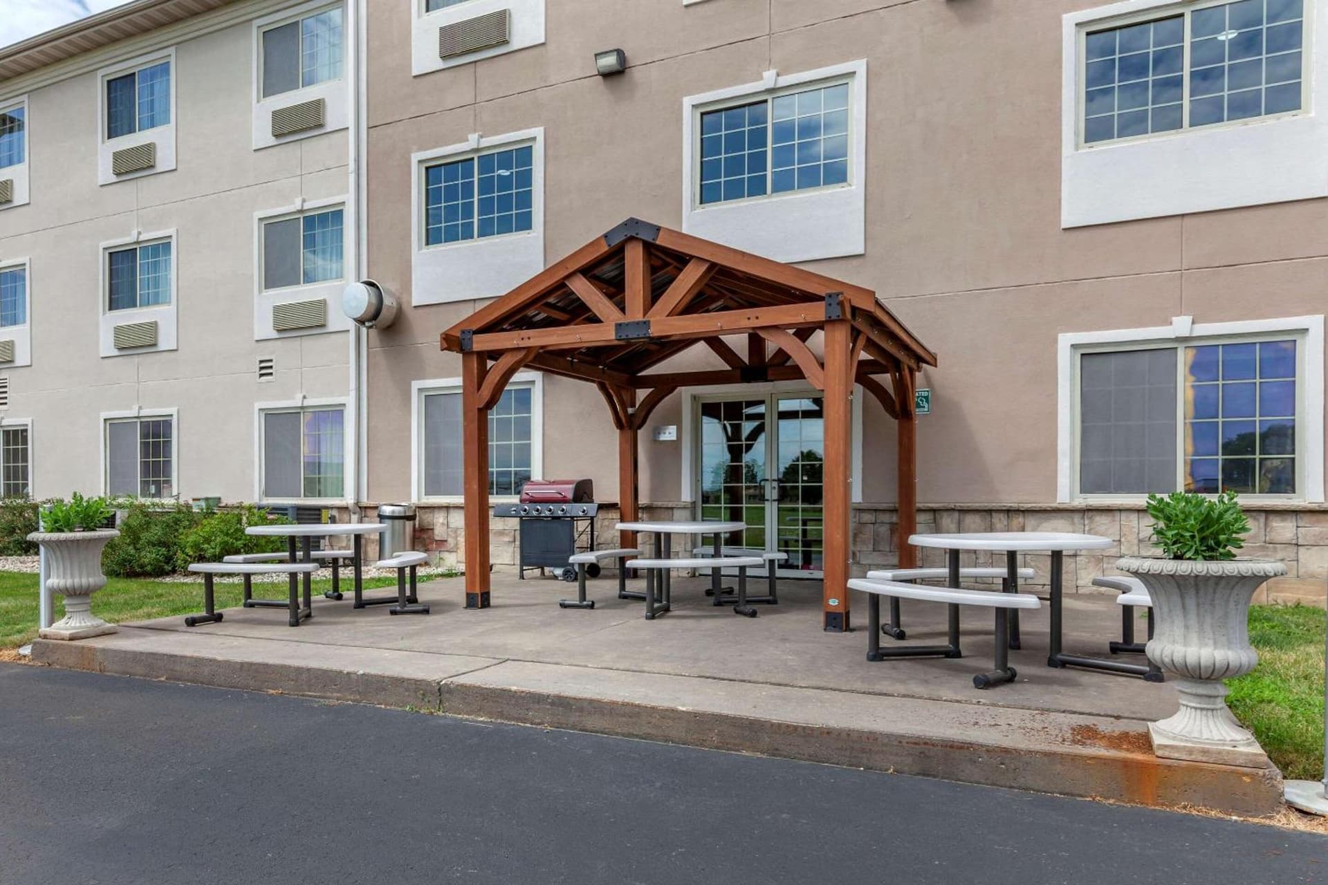 Comfort Suites Delavan - Lake Geneva Area gallery photo in Delavan, WI — image 37