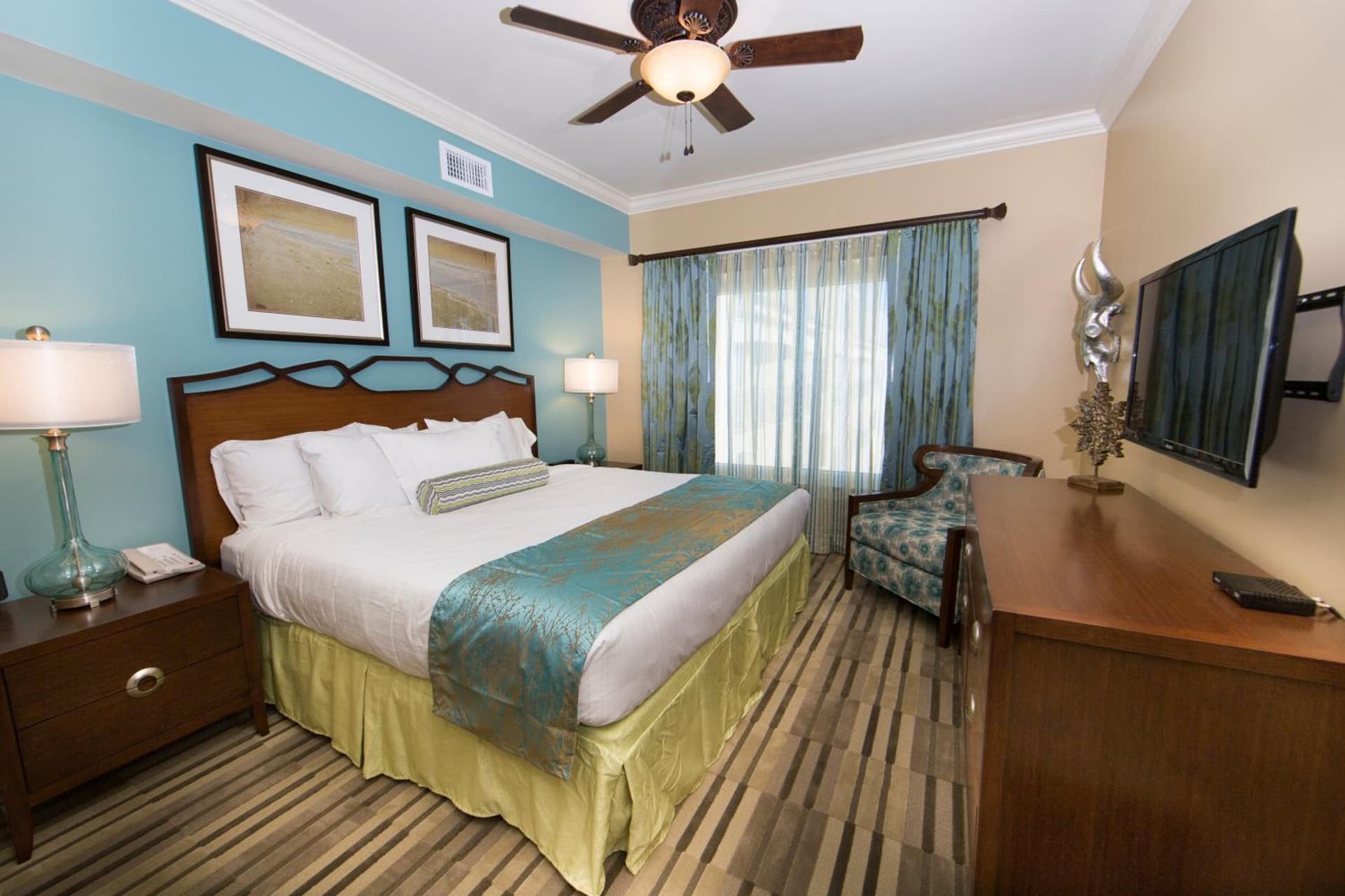Holiday Inn Club Vacations Galveston Beach Resort by IHG interior in Galveston, TX — gallery photo 2