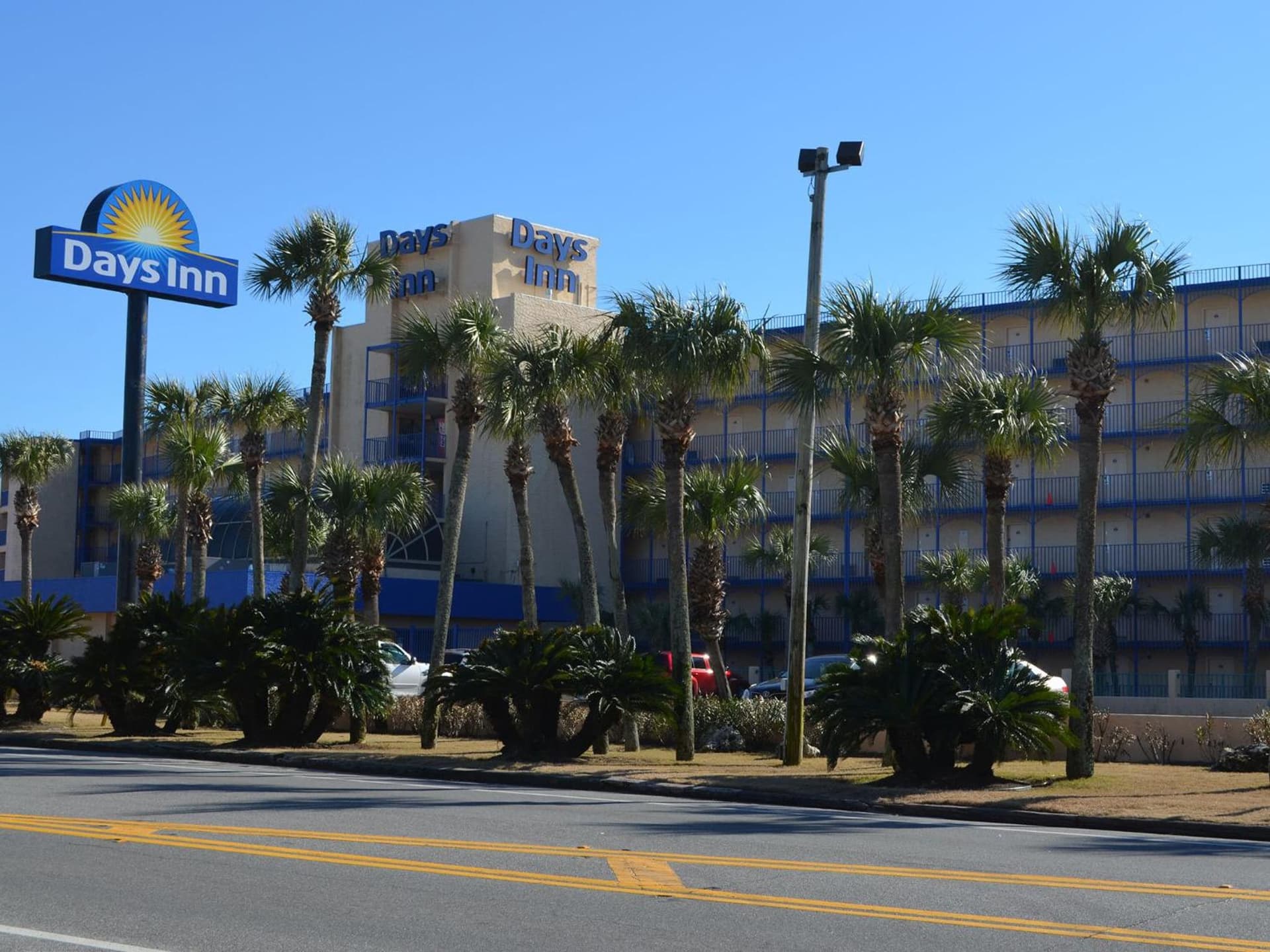 Days Inn by Wyndham Panama City Beach Beachfront Resort property views in Panama City Beach, FL — gallery photo 3