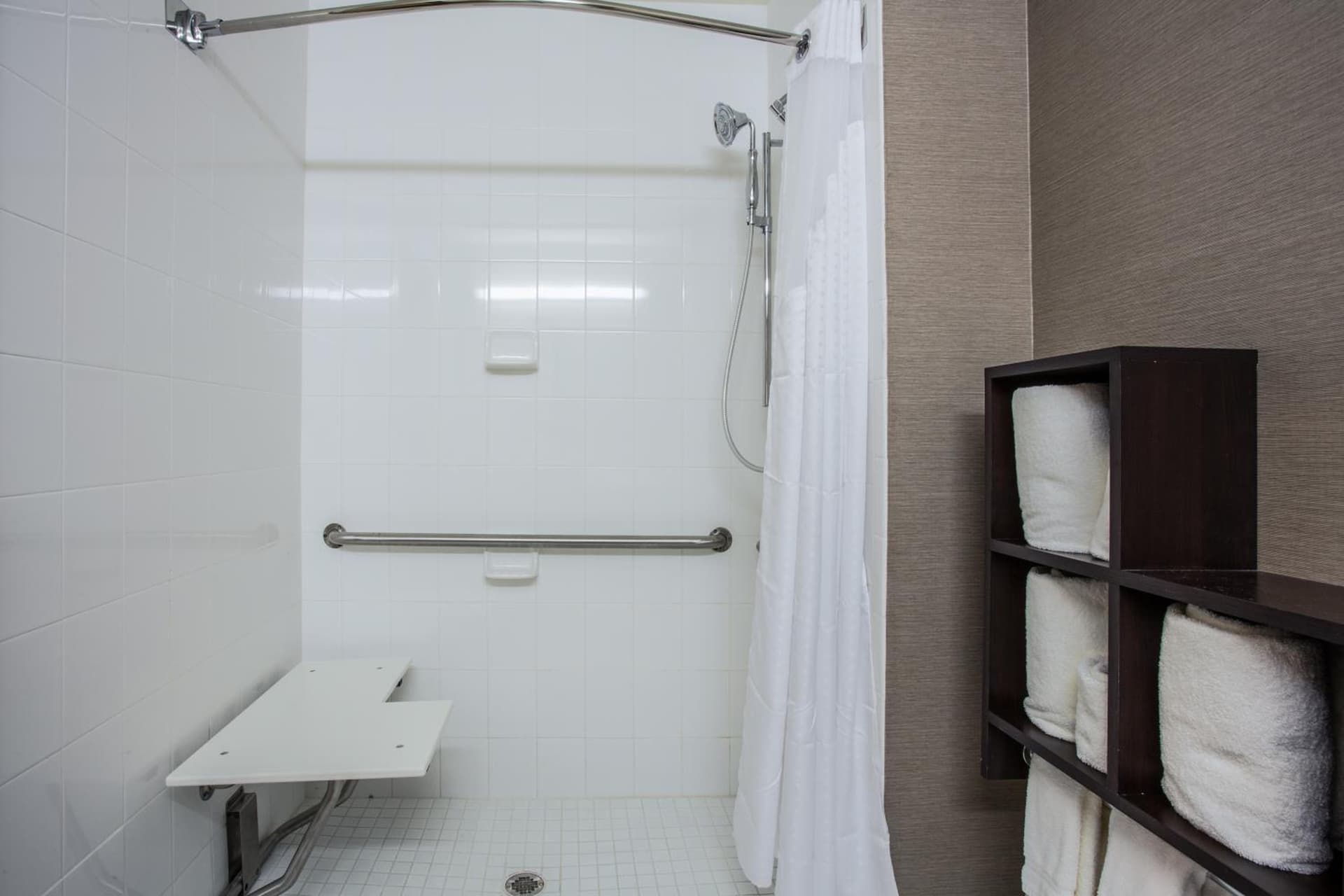 Holiday Inn Express & Suites Naples Downtown - 5th Avenue by IHG gallery photo in Naples, FL — image 48