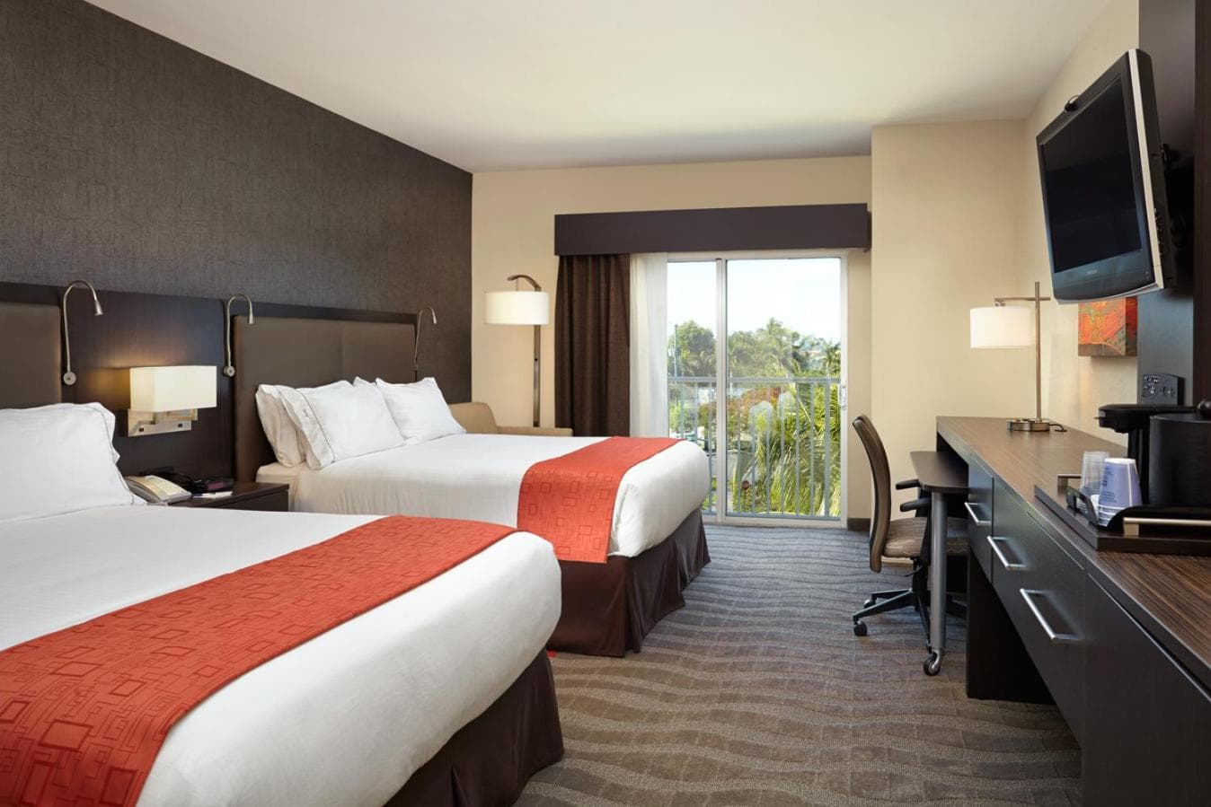 Holiday Inn Express & Suites Naples Downtown - 5th Avenue by IHG gallery photo in Naples, FL — image 66