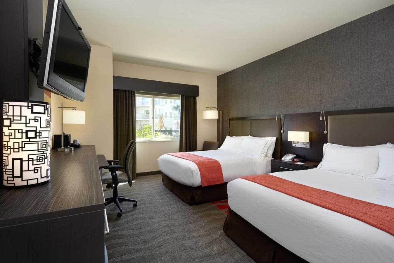 Holiday Inn Express & Suites Naples Downtown - 5th Avenue by IHG property views in Naples, FL — gallery photo 3