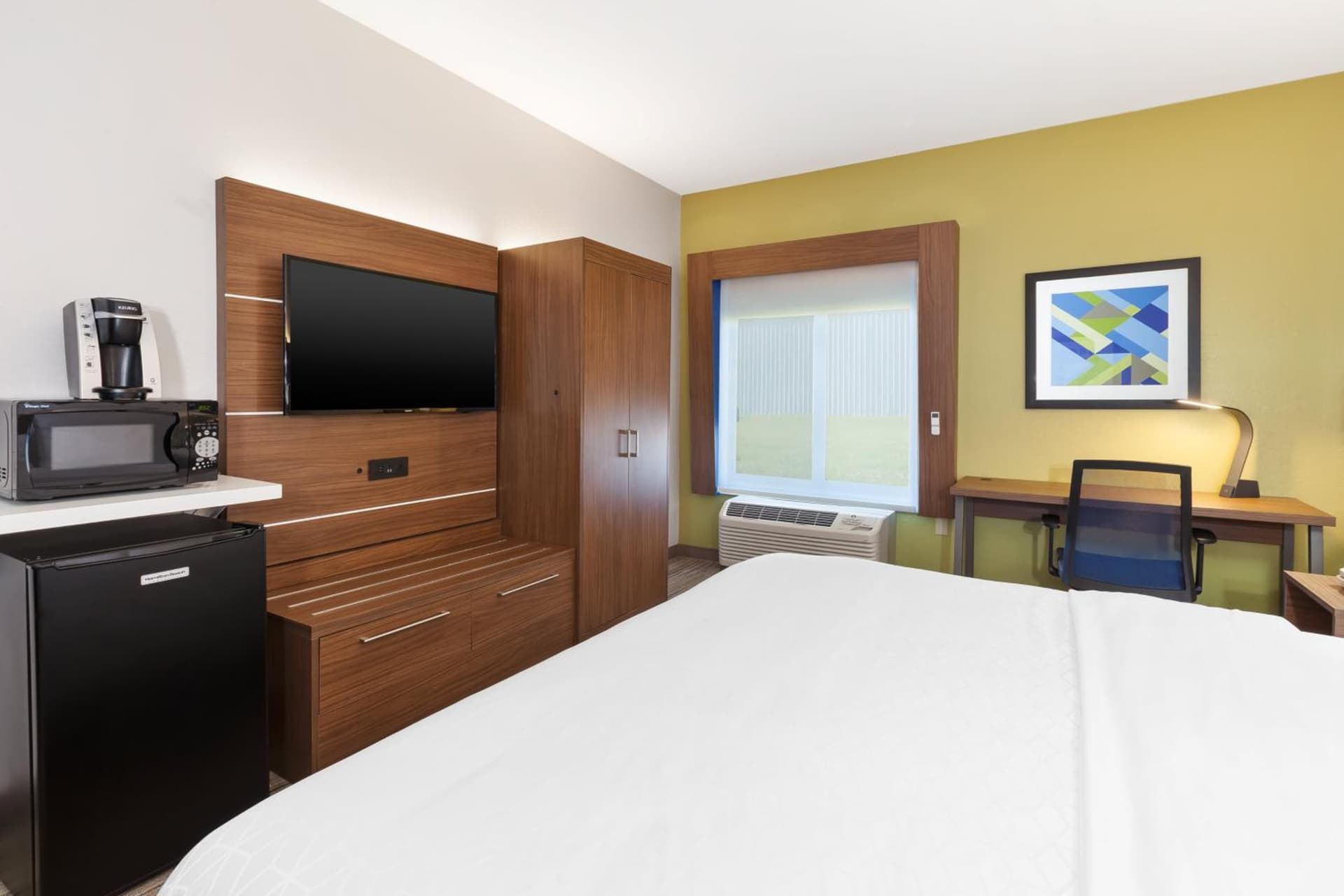 Holiday Inn Express and Suites Three Rivers by IHG gallery photo in Three Rivers, MI — image 31