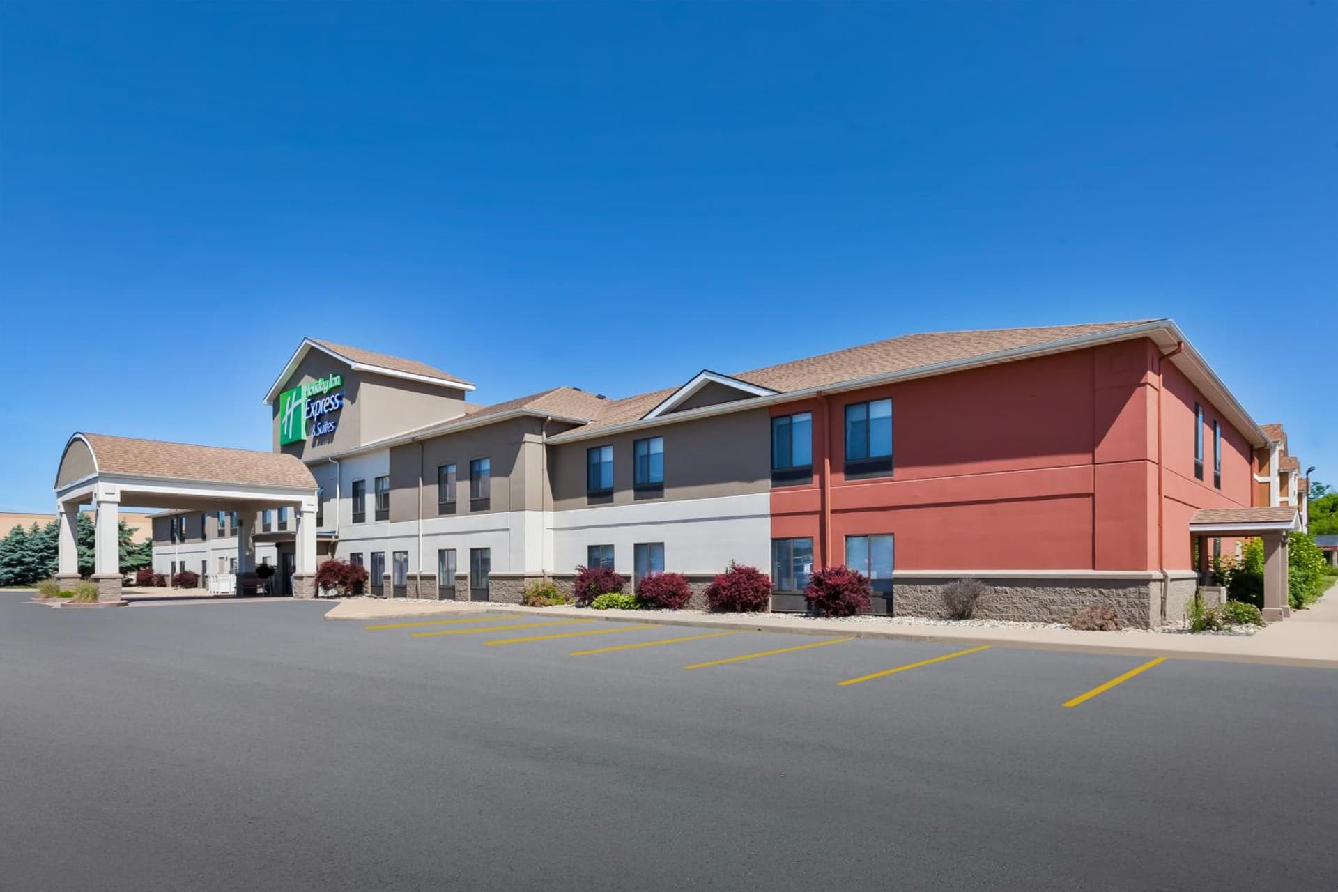 Holiday Inn Express and Suites Three Rivers by IHG featured exterior or lobby in Three Rivers, MI — similar hotel