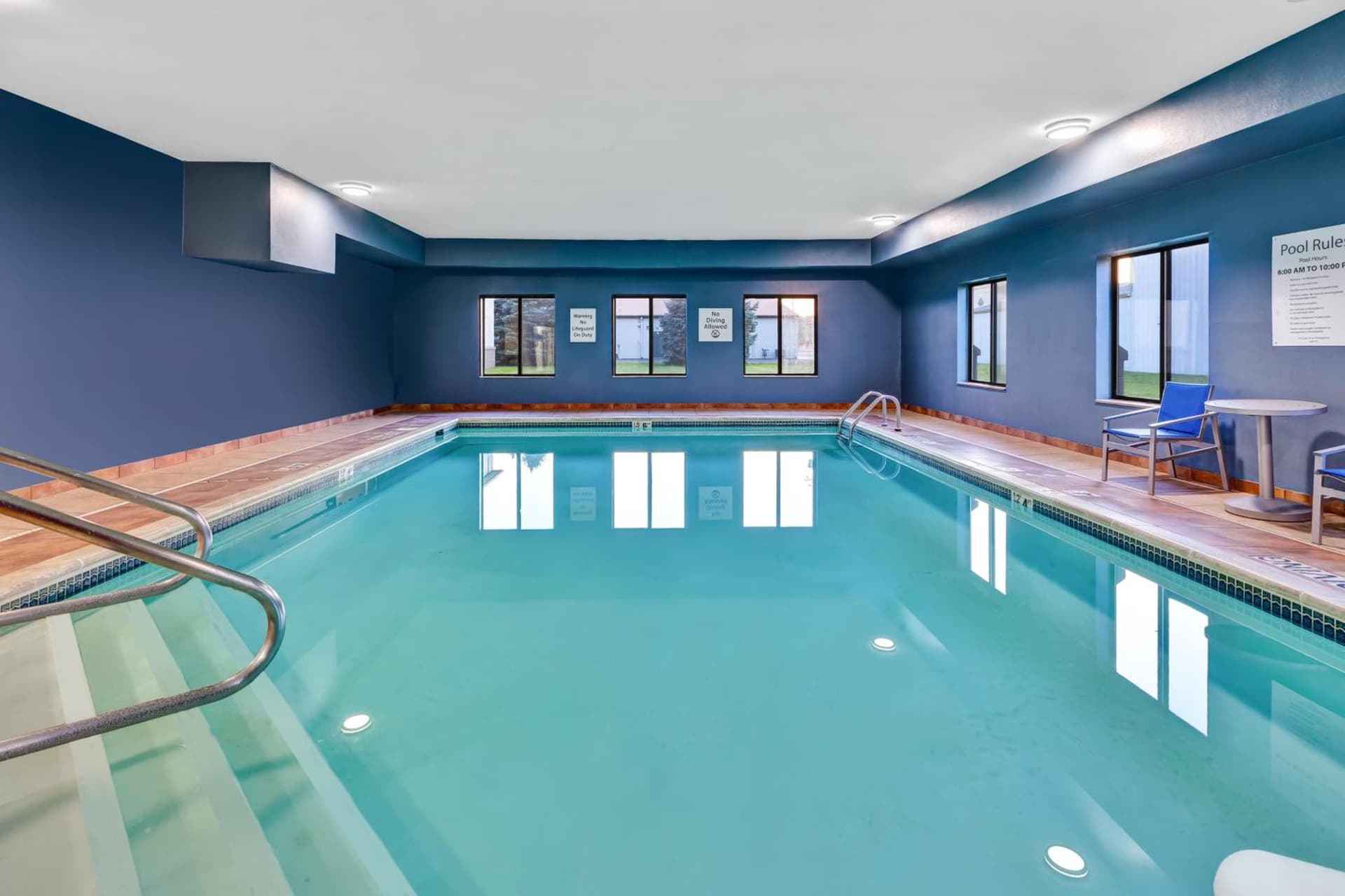 Holiday Inn Express and Suites Three Rivers by IHG interior in Three Rivers, MI — gallery photo 2