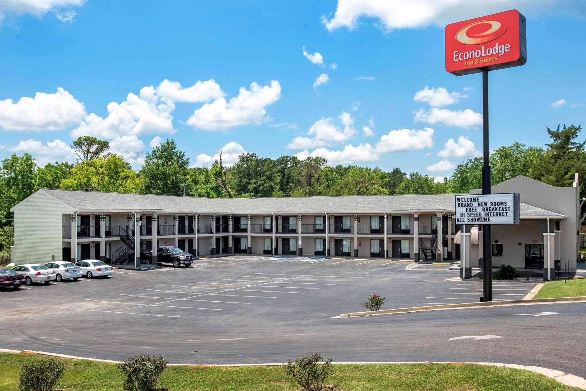 Econo Lodge Inn & Suites Evergreen featured exterior or lobby in Evergreen, AL — similar hotel
