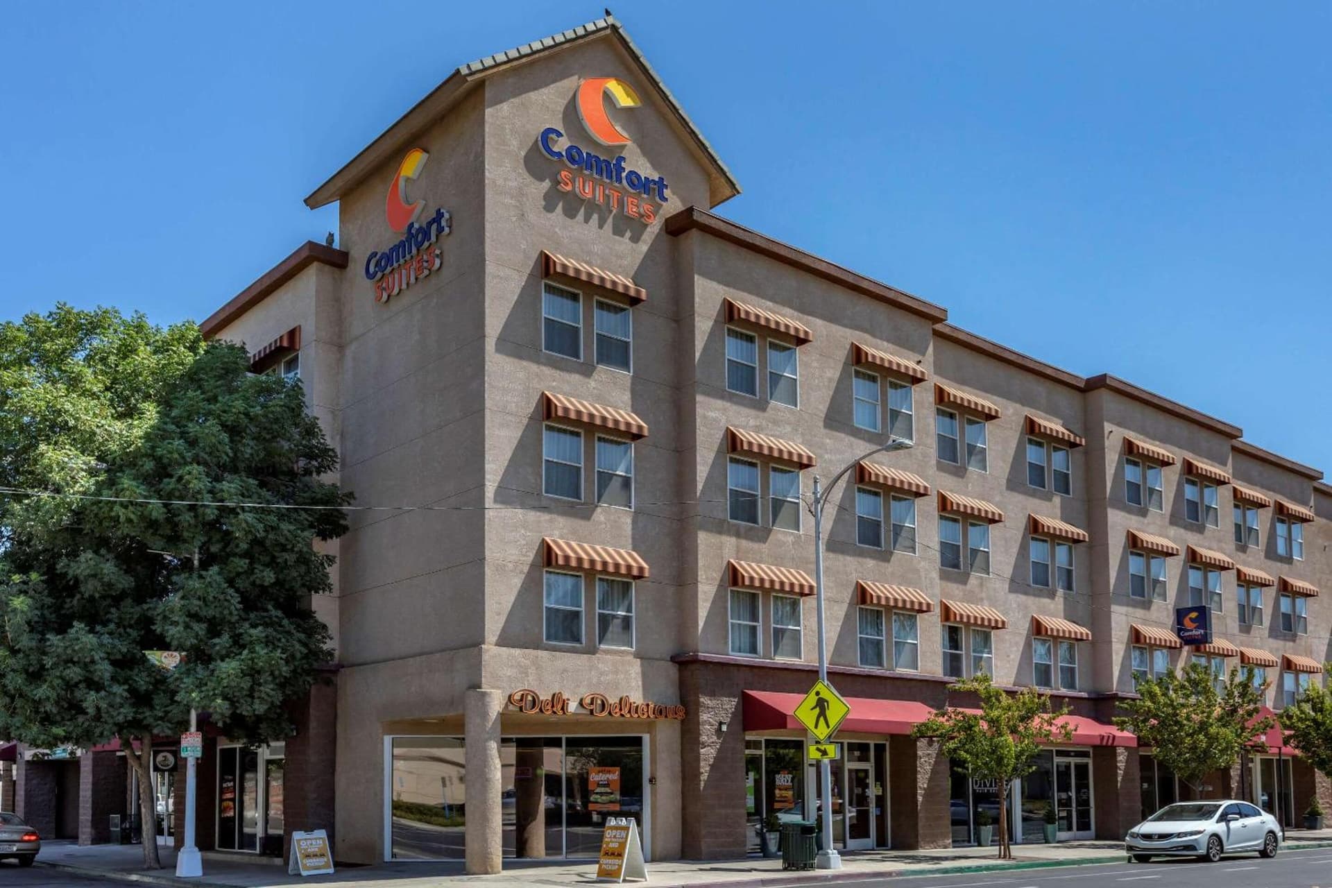 Comfort Suites Visalia - Convention Center — hotel in Visalia, California
