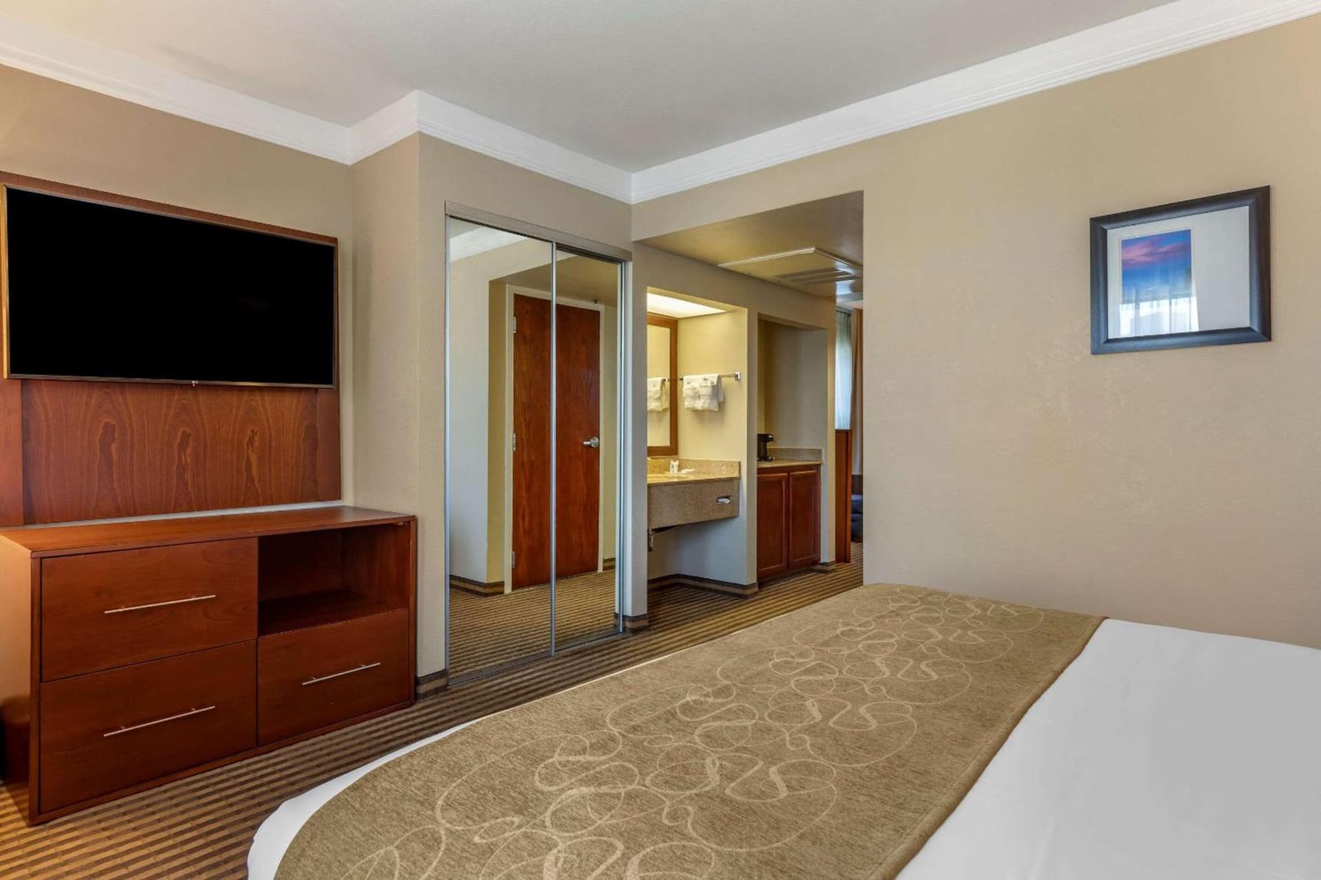 Comfort Suites Visalia - Convention Center gallery photo in Visalia, CA — image 10