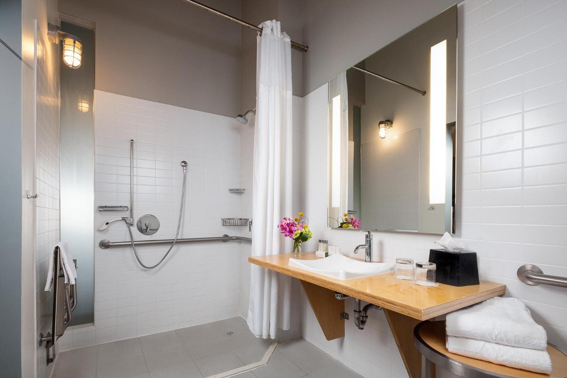 Canvas Hotel Dallas gallery photo in Dallas, TX — image 37