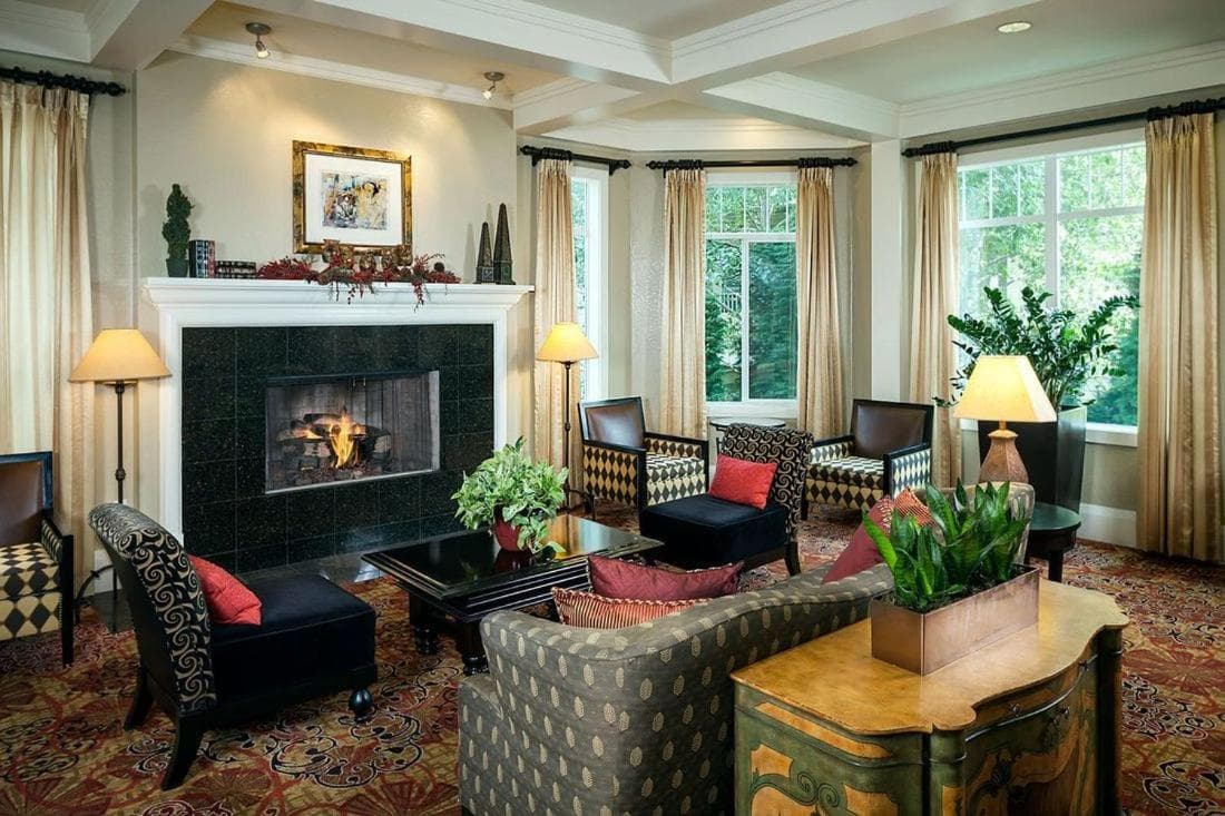 Plaza Inn & Suites at Ashland Creek gallery photo in Ashland, OR — image 4
