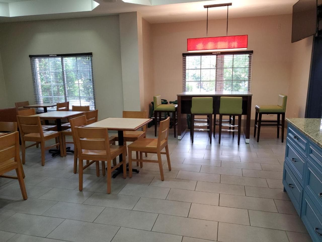 Country Inn & Suites by Radisson, Buford at Mall of Georgia, GA gallery photo in Buford, GA — image 9