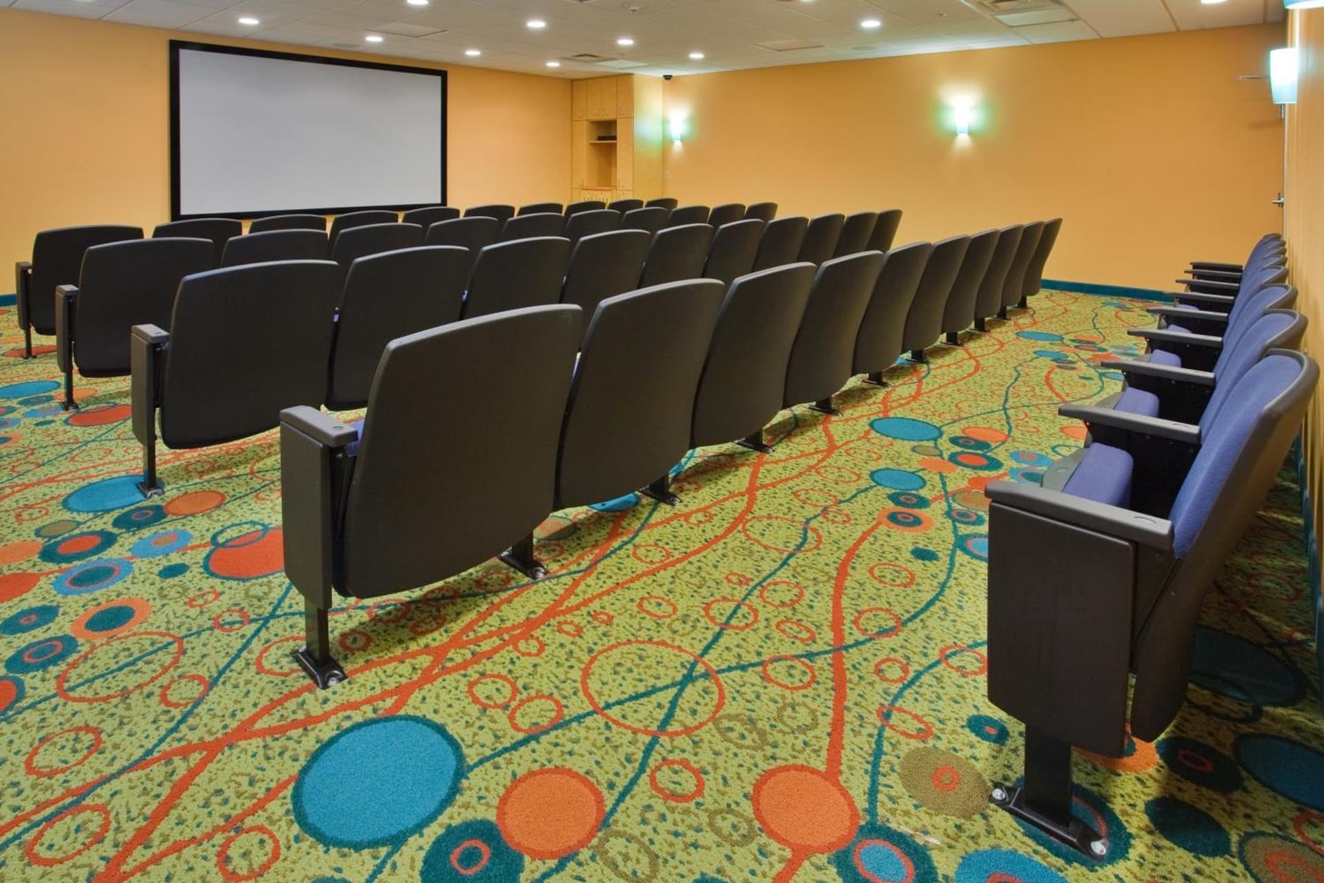 Holiday Inn & Suites Virginia Beach - North Beach by IHG gallery photo in Virginia Beach, VA — image 30