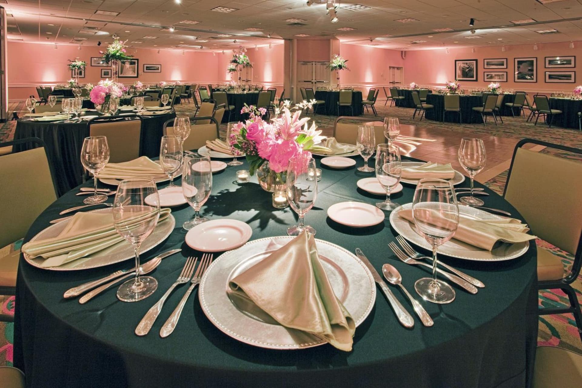 Holiday Inn & Suites Virginia Beach - North Beach by IHG gallery photo in Virginia Beach, VA — image 49
