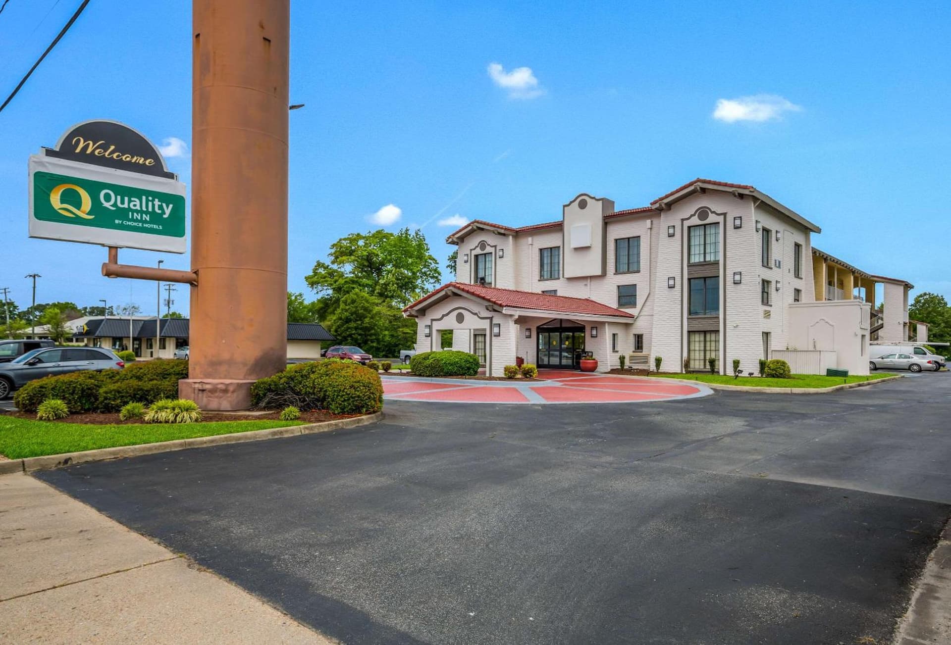 Quality Inn Hampton - Newport News featured exterior or lobby in Hampton, VA — similar hotel