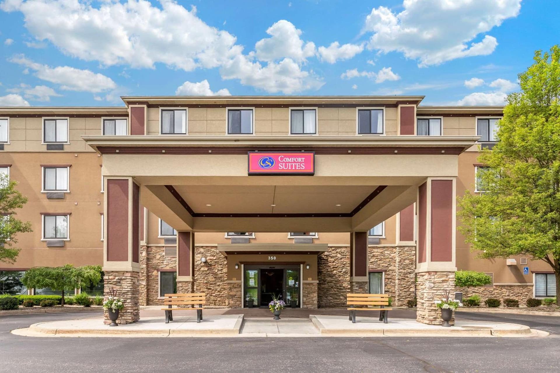 Comfort Suites Grand Rapids North featured exterior or lobby in Comstock Park, MI — similar hotel