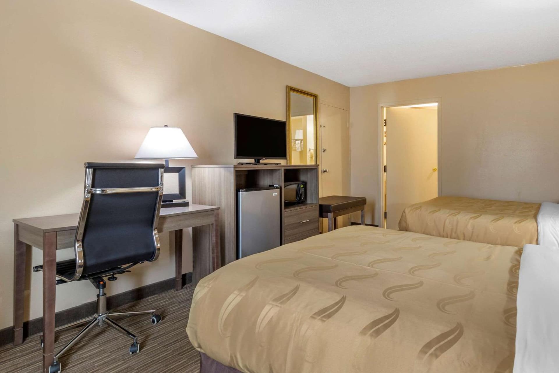 Quality Inn & Suites Hanes Mall gallery photo in Winston-Salem, NC — image 43