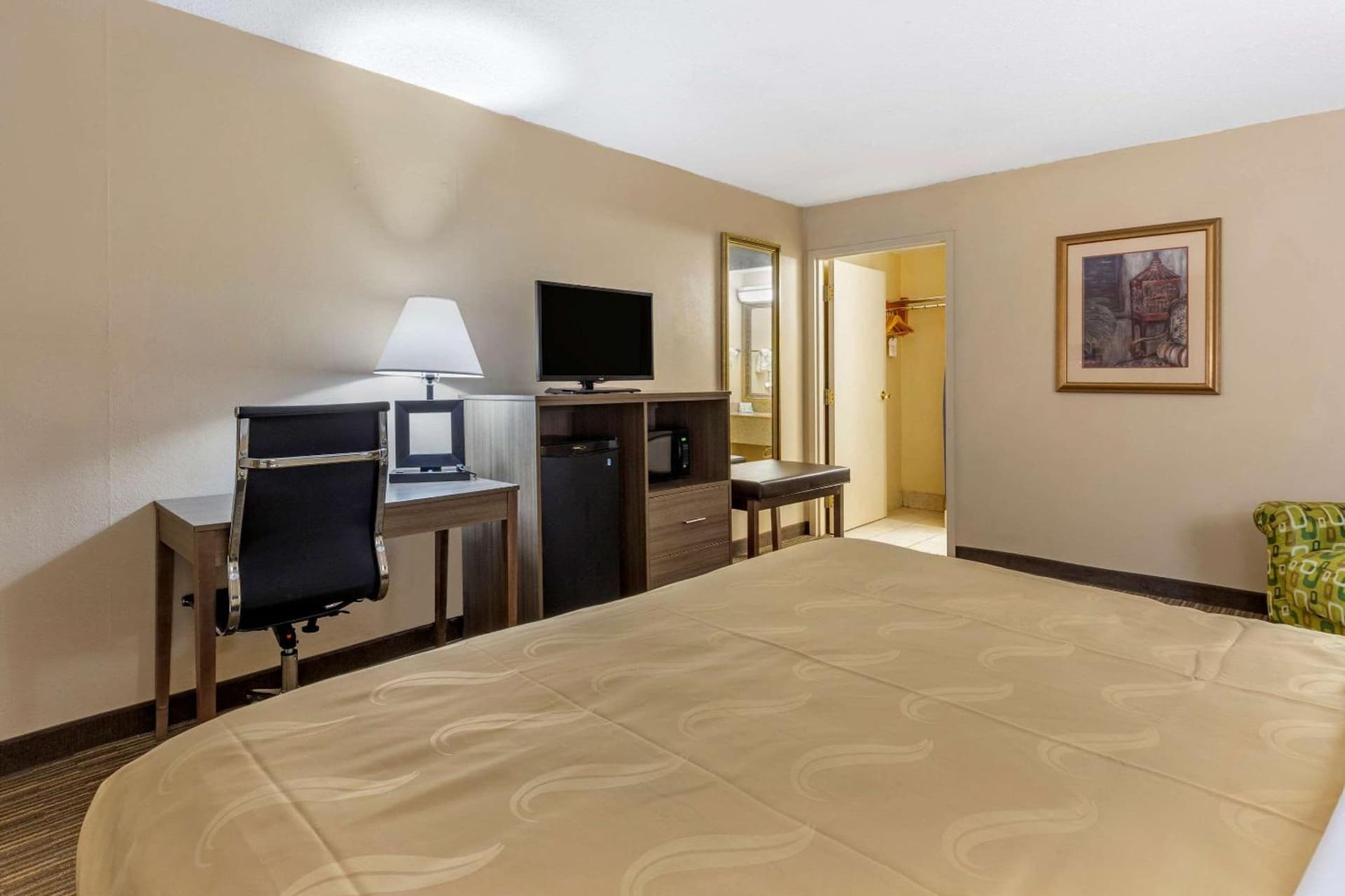 Quality Inn & Suites Hanes Mall gallery photo in Winston-Salem, NC — image 11