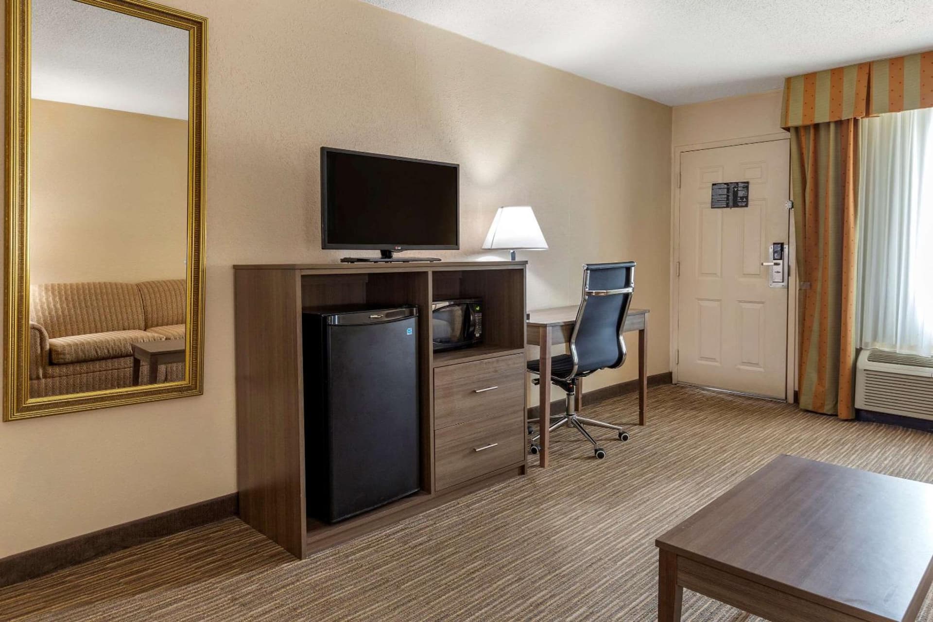Quality Inn & Suites Hanes Mall gallery photo in Winston-Salem, NC — image 5