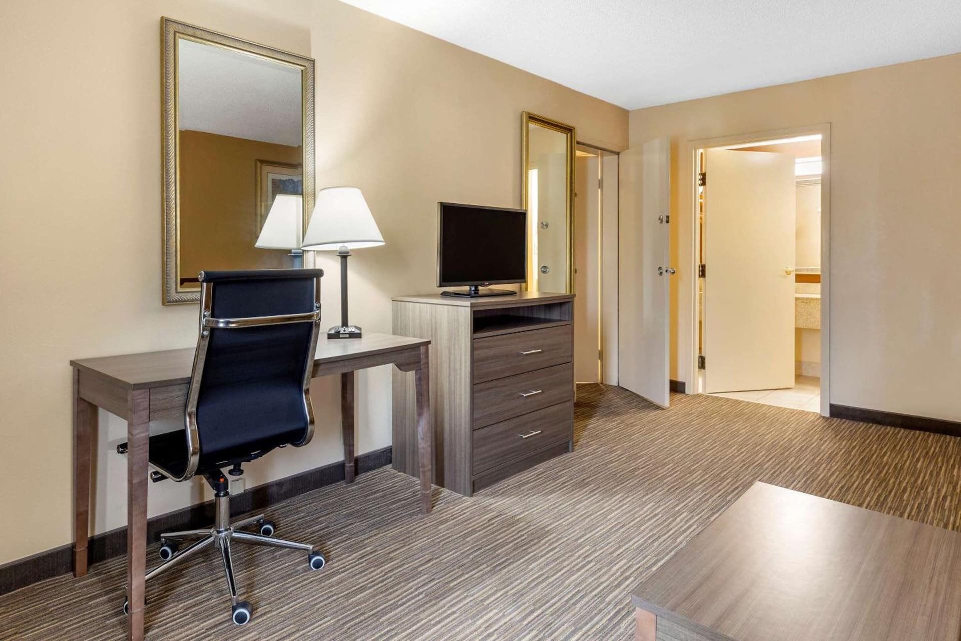Quality Inn & Suites Hanes Mall gallery photo in Winston-Salem, NC — image 4