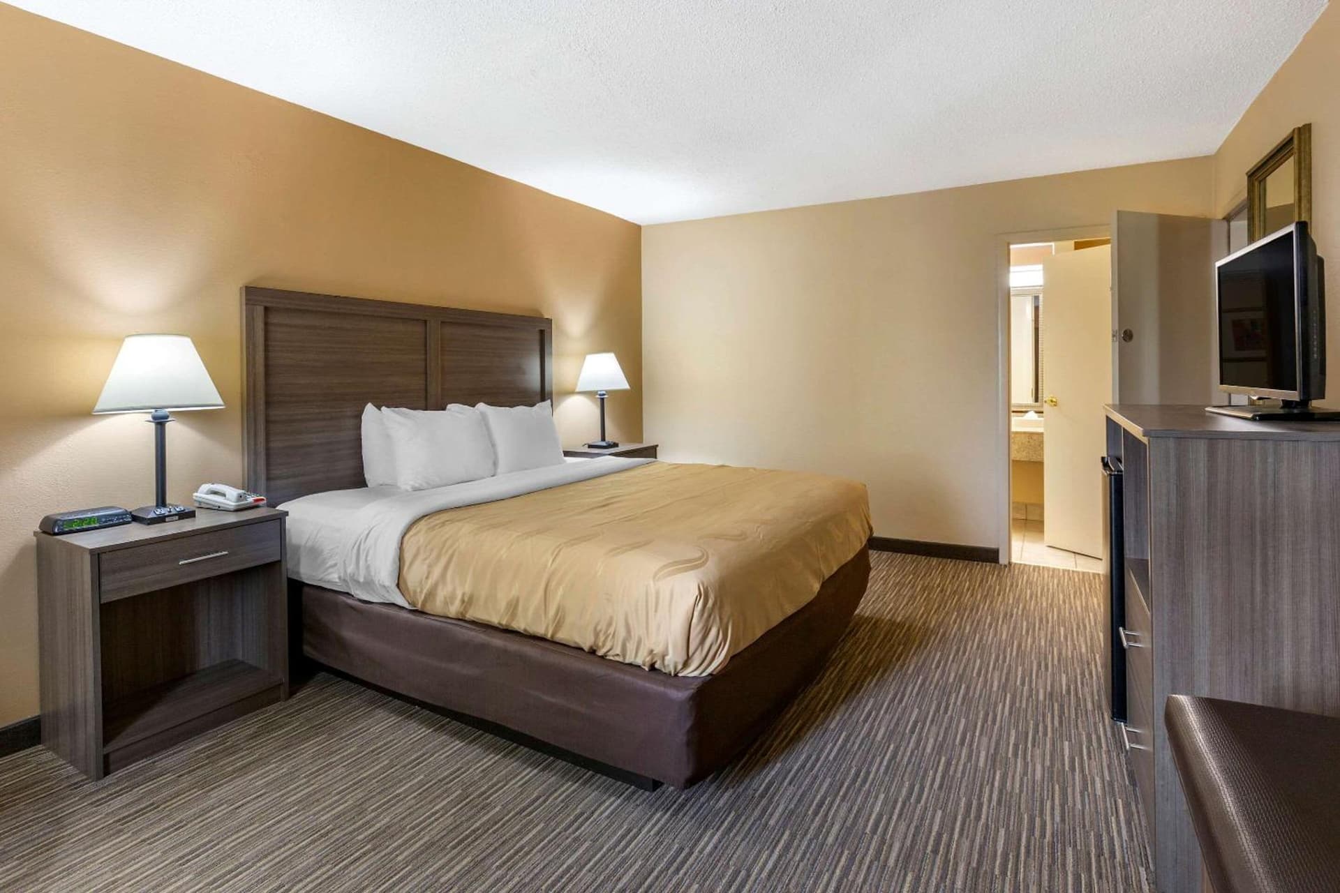 Quality Inn & Suites Hanes Mall gallery photo in Winston-Salem, NC — image 34