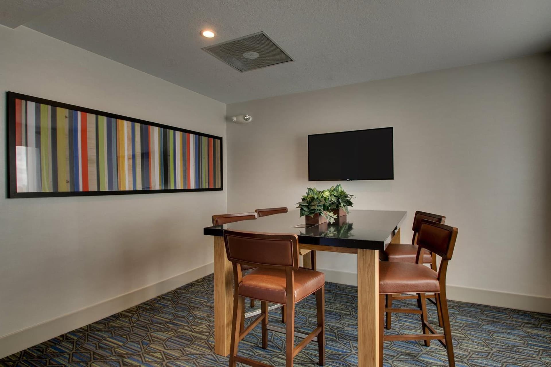 Holiday Inn Express Hotel & Suites Morris by IHG gallery photo in Morris, IL — image 69
