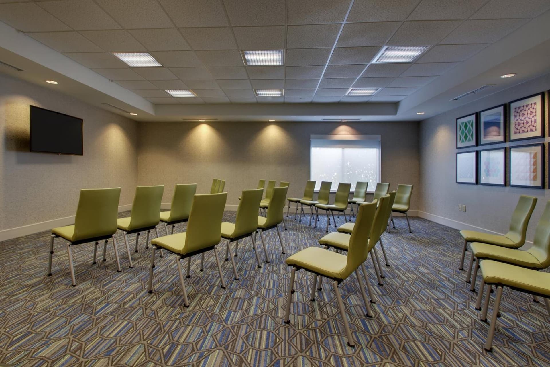 Holiday Inn Express Hotel & Suites Morris by IHG gallery photo in Morris, IL — image 59