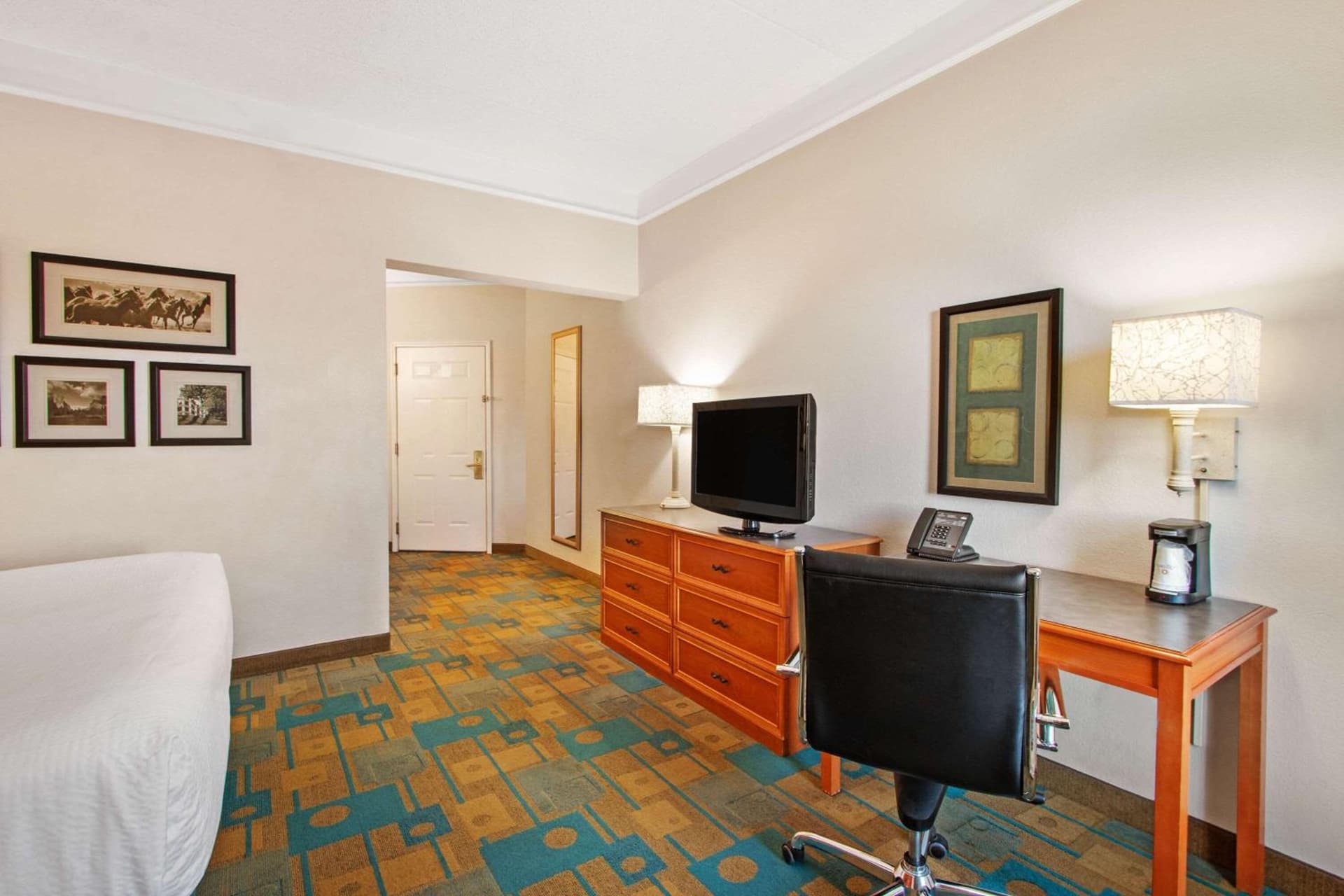 La Quinta by Wyndham Albuquerque West property views in Albuquerque, NM — gallery photo 3