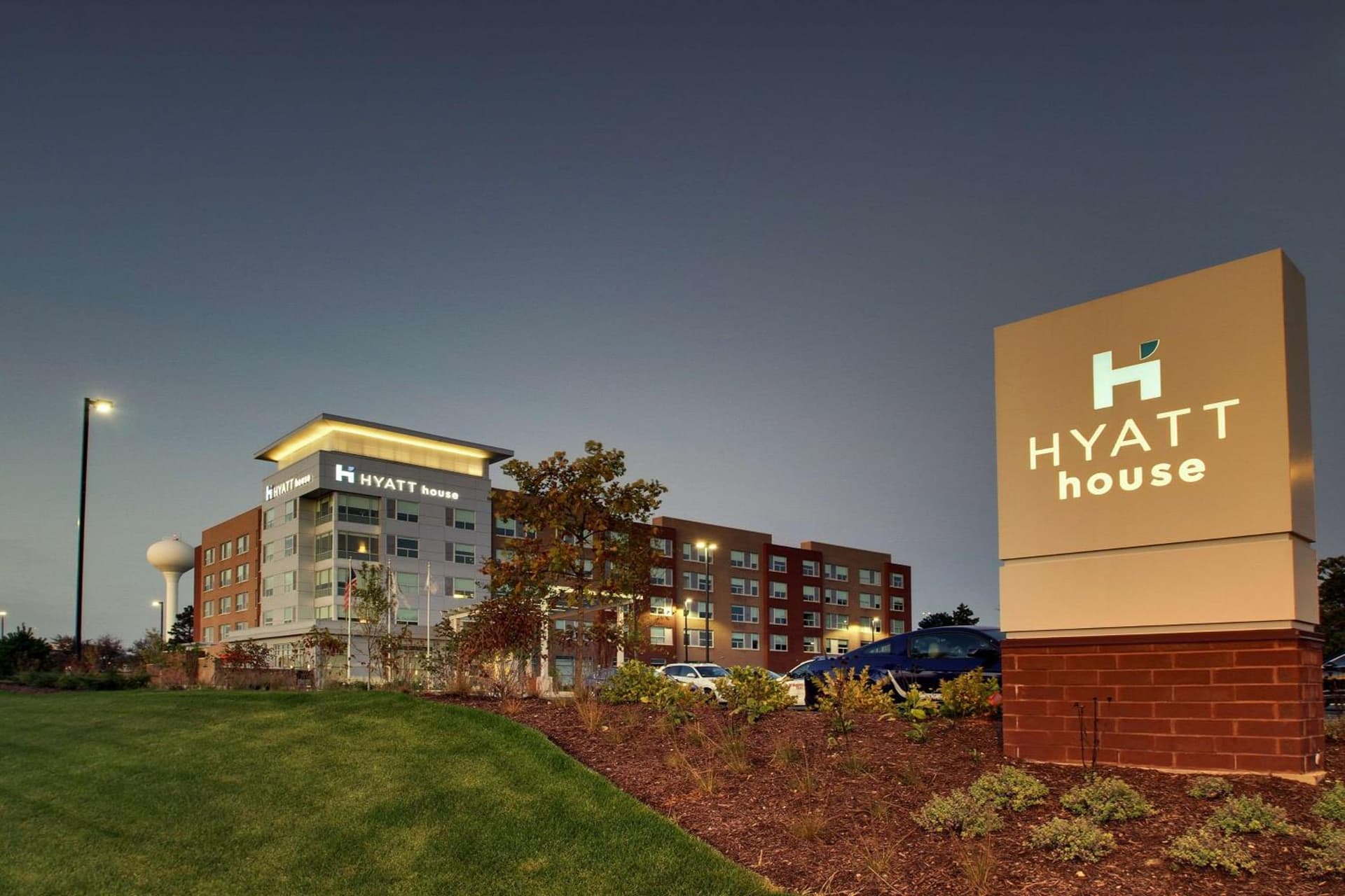Hyatt House Oak Brook gallery photo in Oak Brook, IL — image 30