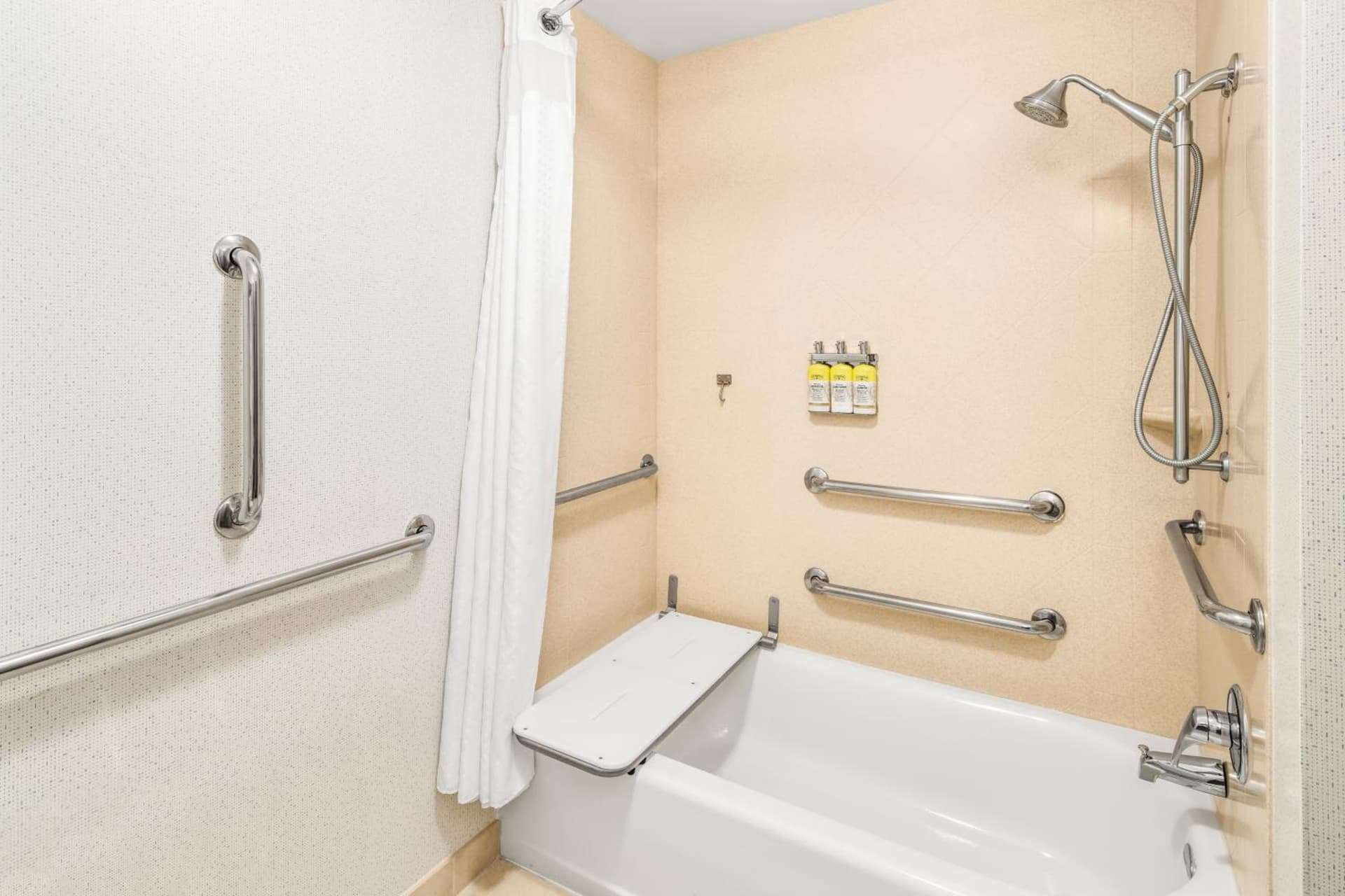 Holiday Inn Express & Suites Wilmington-Newark by IHG gallery photo in Newark, DE — image 19