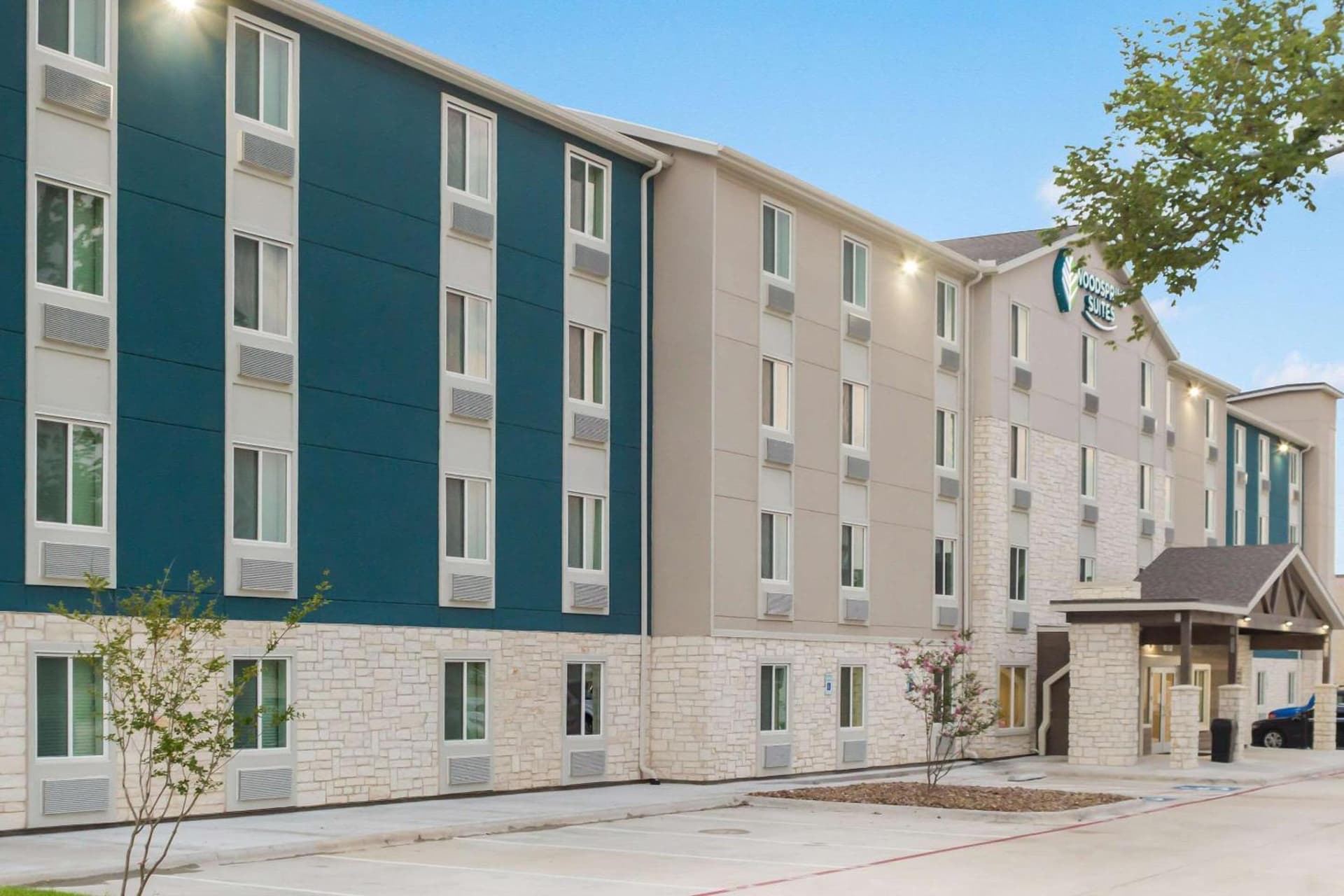 WoodSpring Suites Lake Jackson interior in Lake Jackson, TX — gallery photo 2