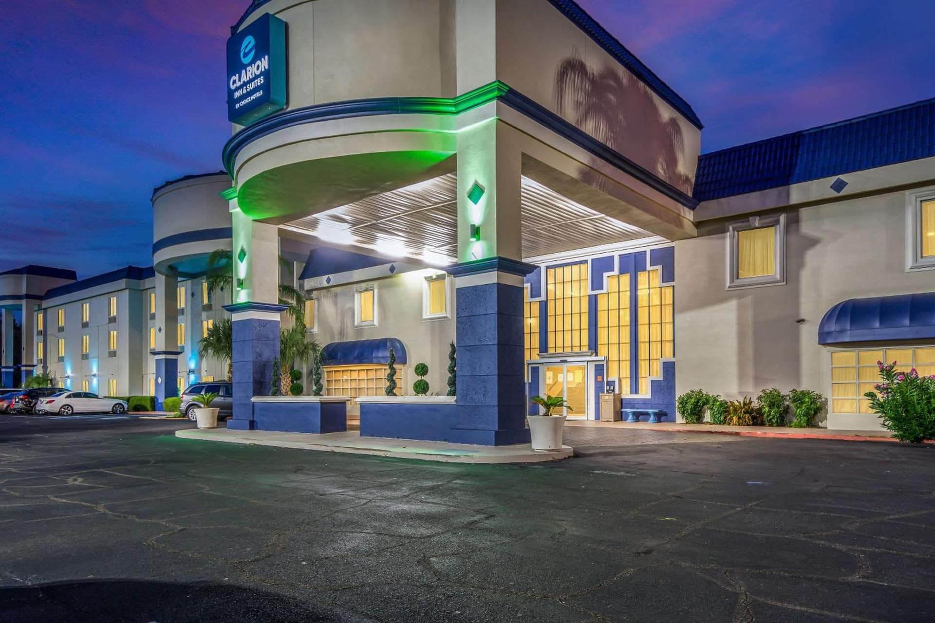 Clarion Inn & Suites Central Clearwater Beach property views in Clearwater, FL — gallery photo 3