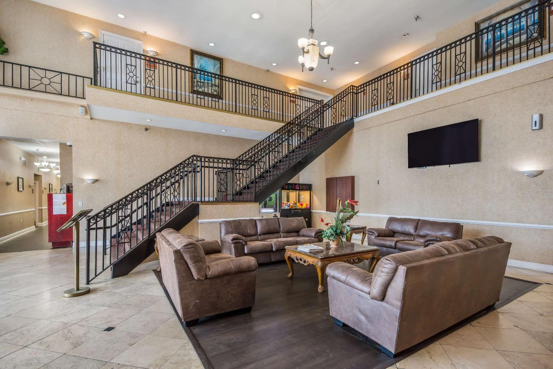 Clarion Inn & Suites Central Clearwater Beach gallery photo in Clearwater, FL — image 5