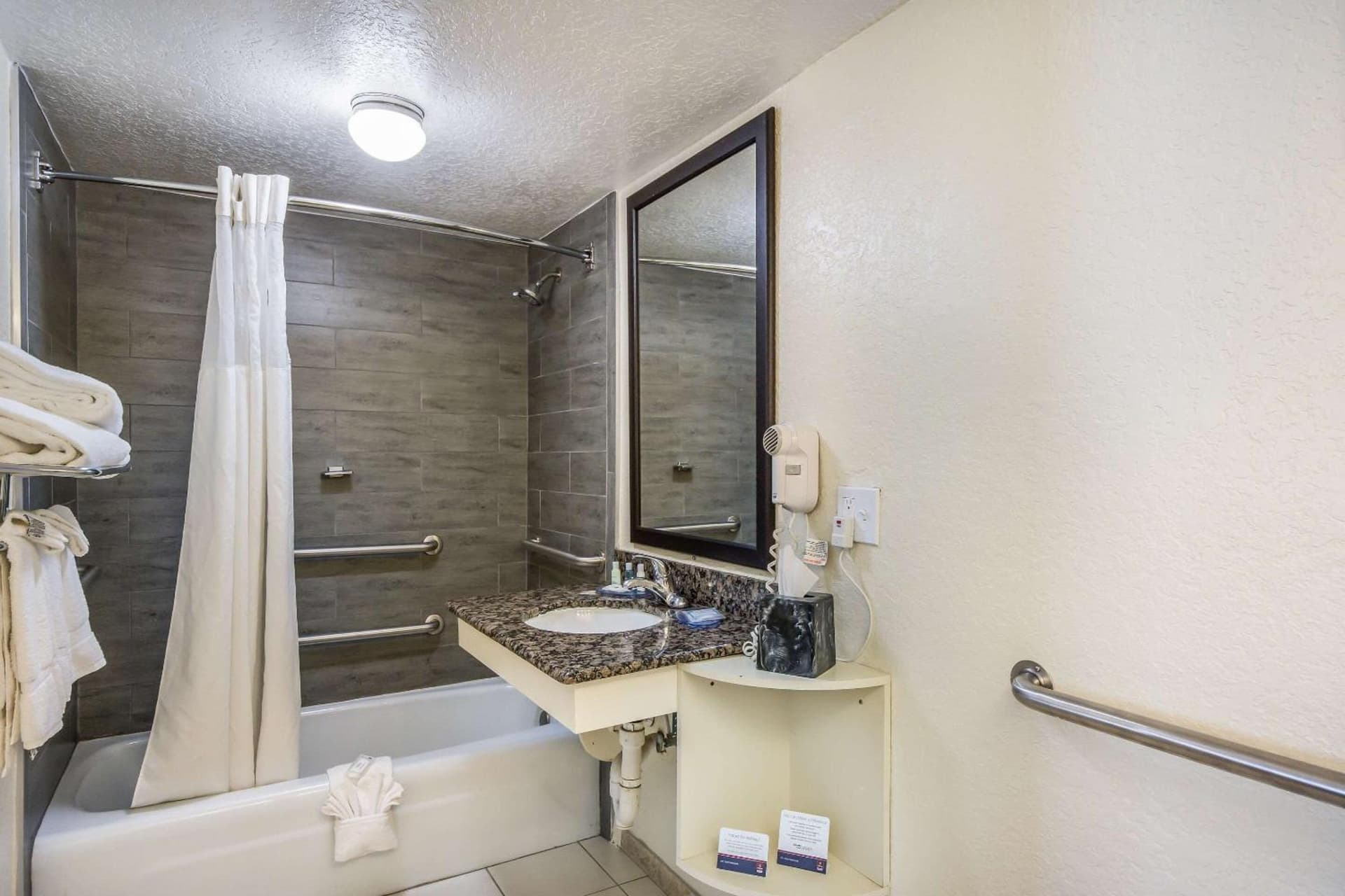 Clarion Inn & Suites Central Clearwater Beach property views in Clearwater, FL — gallery photo 3